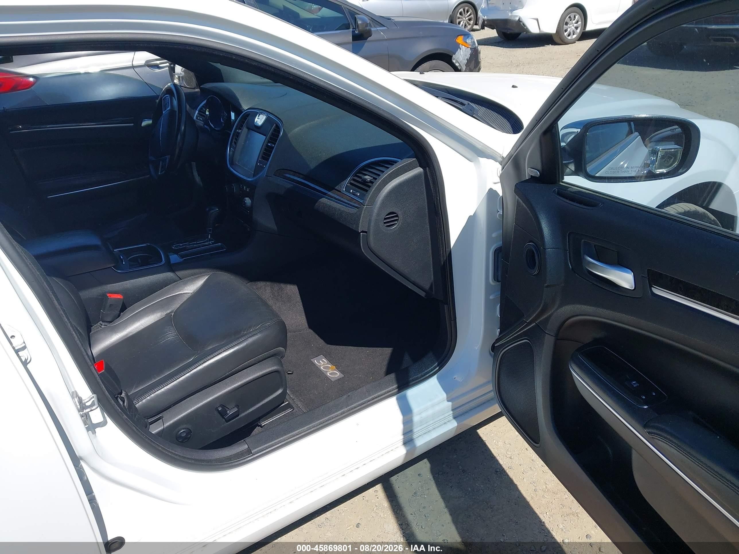 2011 Chrysler 300 Limited White vin: 2C3CA5CG8BH582660