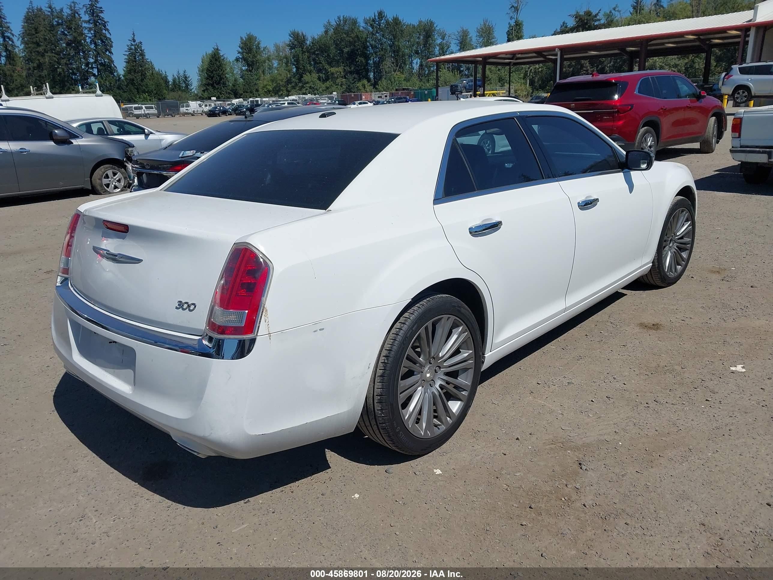 2011 Chrysler 300 Limited White vin: 2C3CA5CG8BH582660