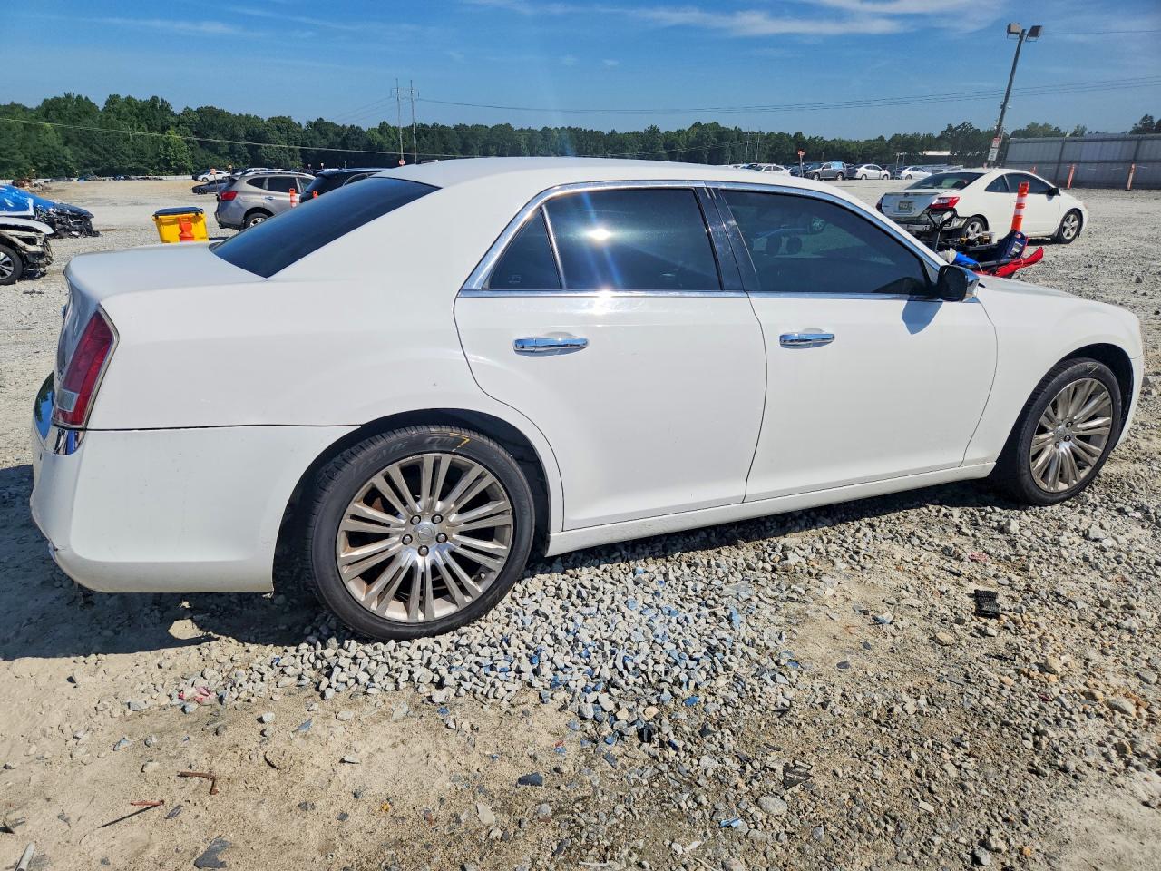 2011 Chrysler 300 Limited White vin: 2C3CA5CG9BH509426