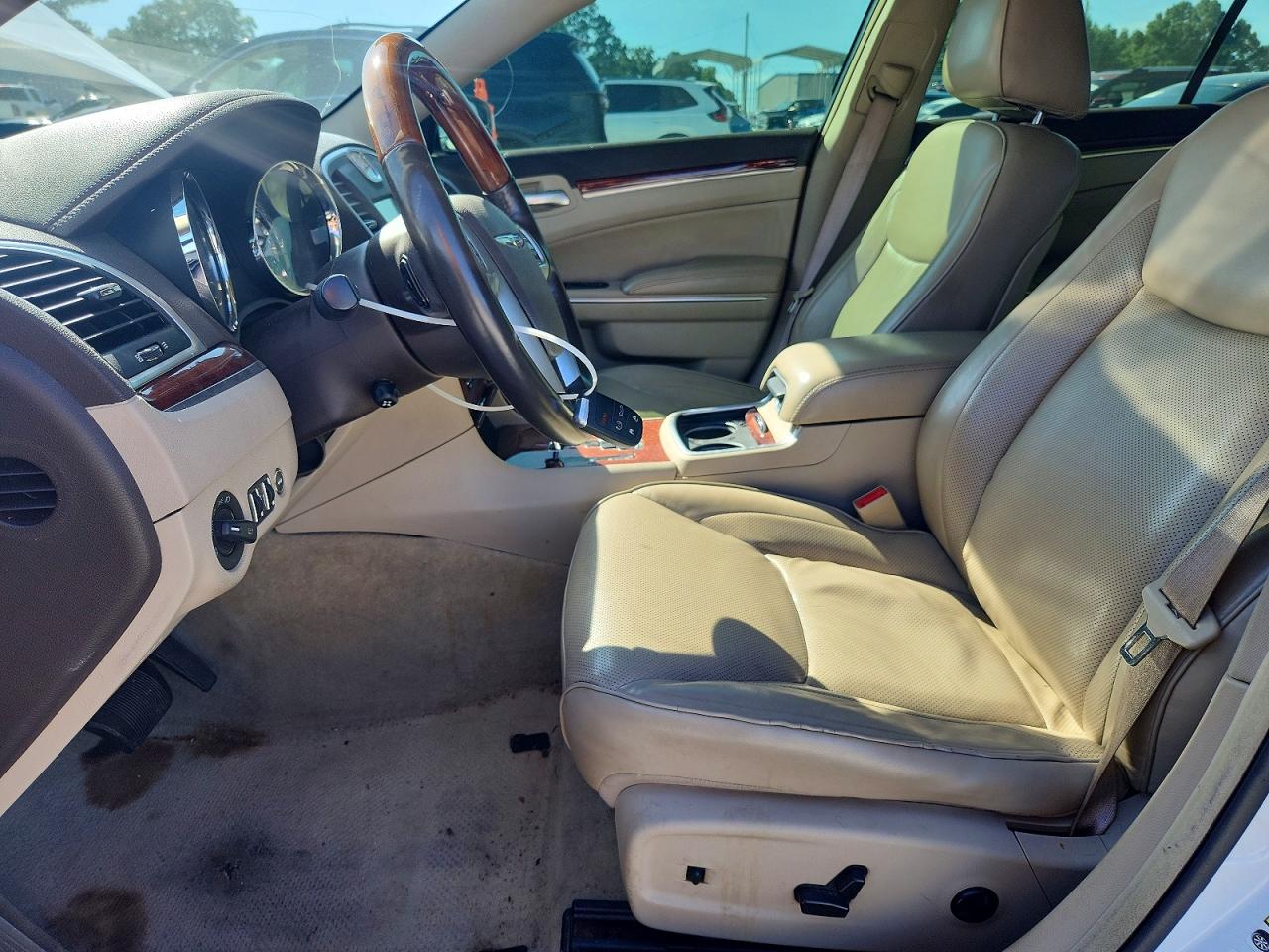 2011 Chrysler 300 Limited White vin: 2C3CA5CG9BH509426