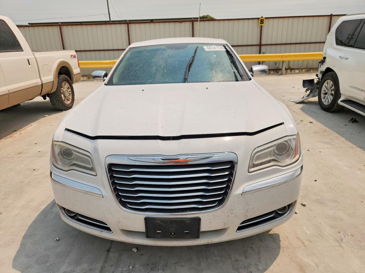 2011 Chrysler 300 Limited White vin: 2C3CA5CG9BH585177
