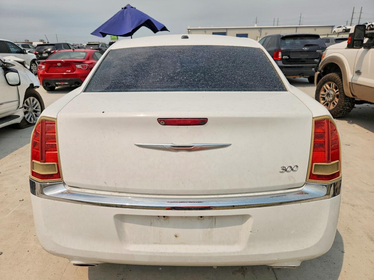 2011 Chrysler 300 Limited White vin: 2C3CA5CG9BH585177