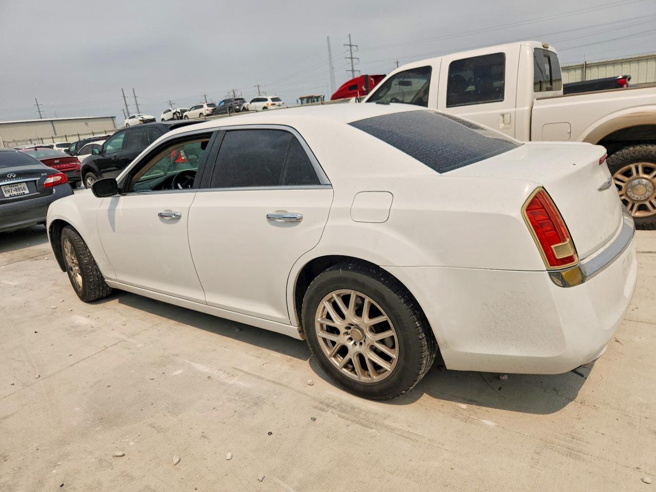 2011 Chrysler 300 Limited White vin: 2C3CA5CG9BH585177