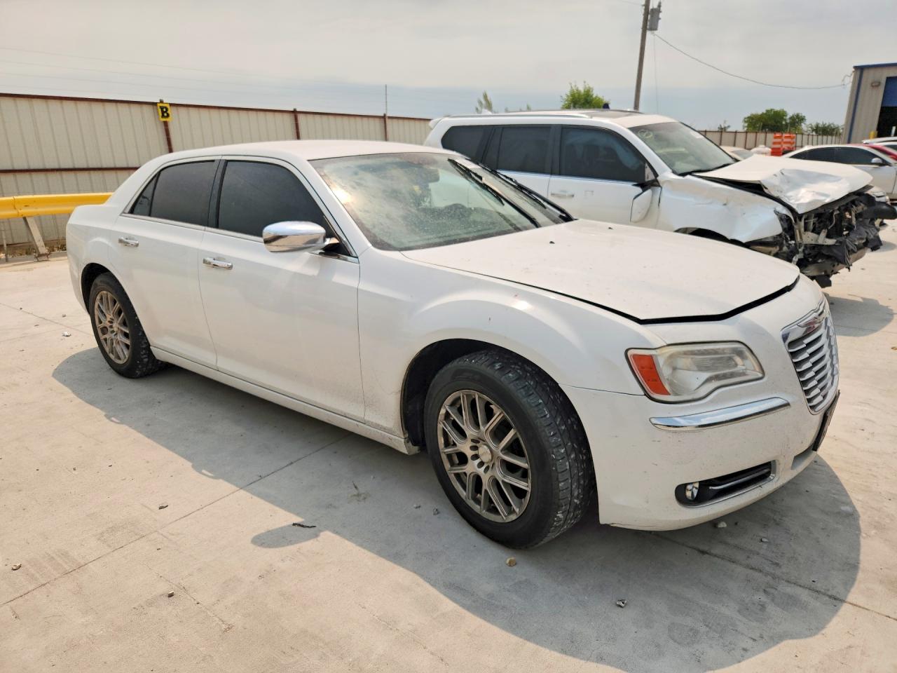 2011 Chrysler 300 Limited White vin: 2C3CA5CG9BH585177