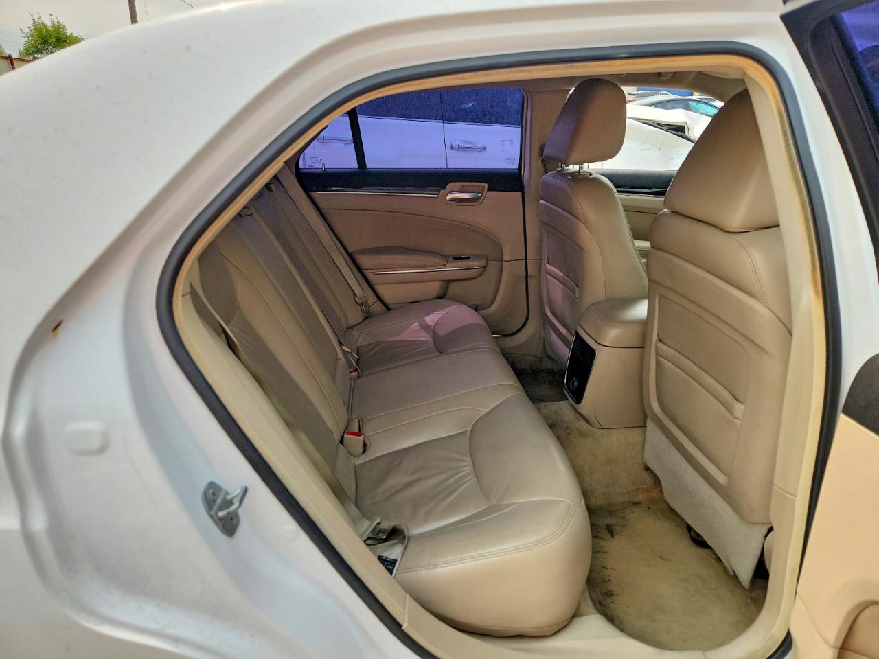 2011 Chrysler 300 Limited White vin: 2C3CA5CG9BH585177