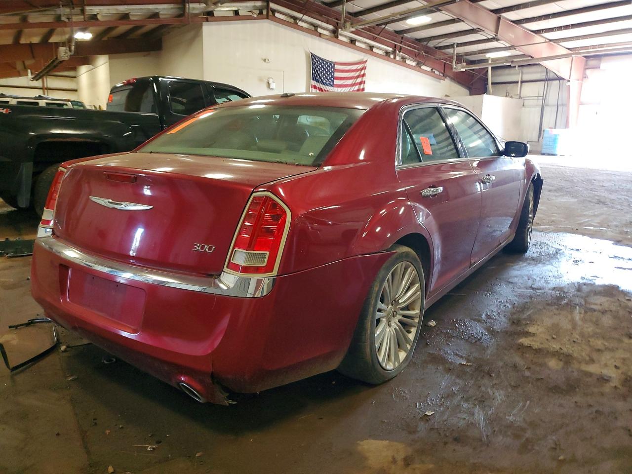 2011 Chrysler 300 Limited Red vin: 2C3CA5CGXBH530107