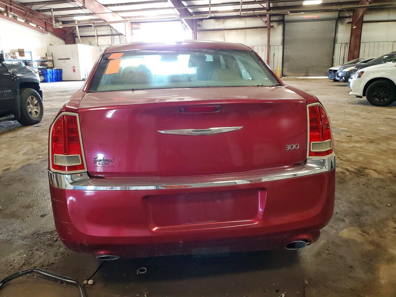 2011 Chrysler 300 Limited Red vin: 2C3CA5CGXBH530107