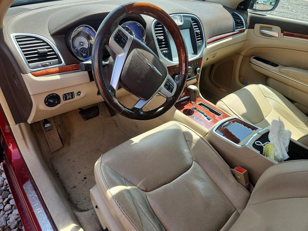 2011 Chrysler 300 Limited Red vin: 2C3CA5CGXBH530589