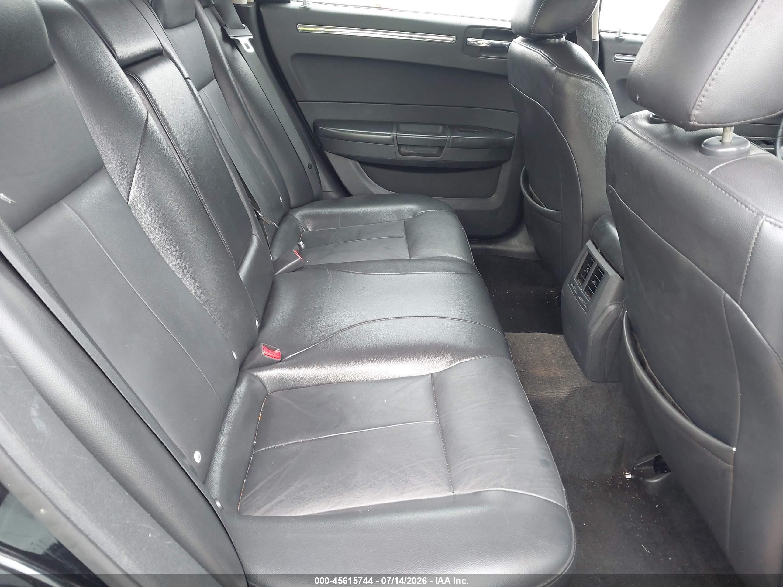 2010 Chrysler 300 Touring/signature Series/executive Series Black vin: 2C3CA5CV0AH122809