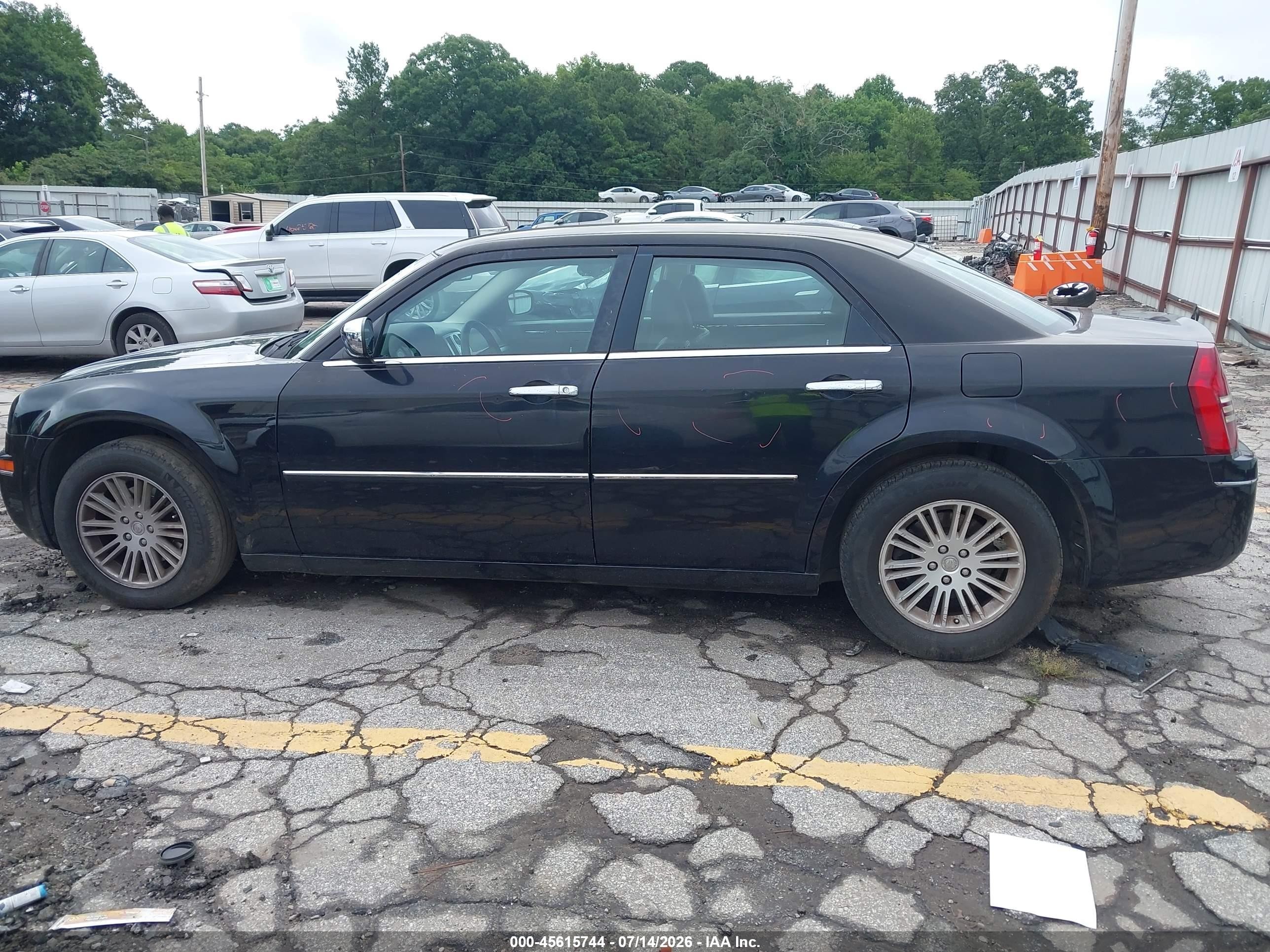2010 Chrysler 300 Touring/signature Series/executive Series Black vin: 2C3CA5CV0AH122809