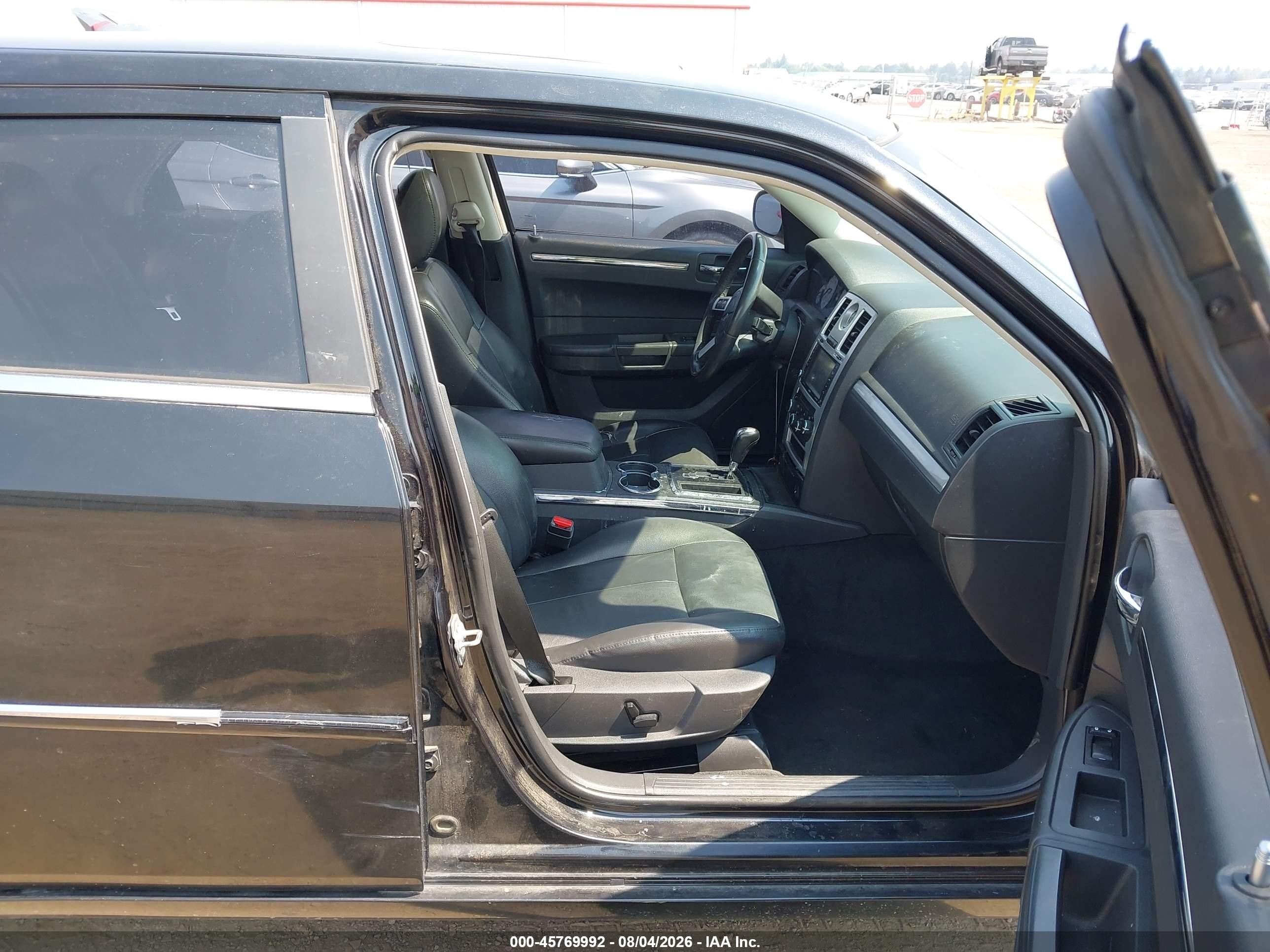 2010 Chrysler 300 Touring Black vin: 2C3CA5CV1AH328172