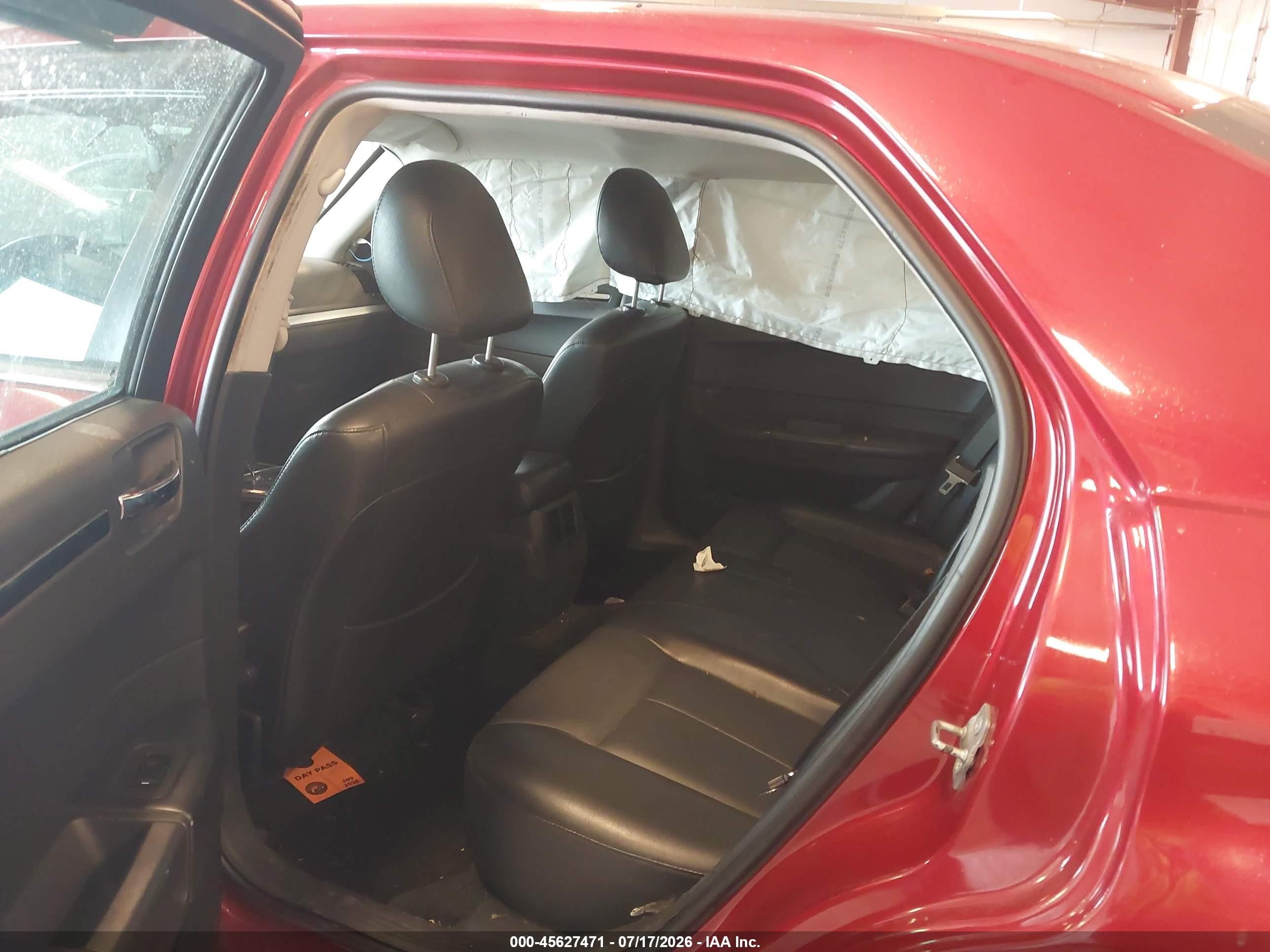 2010 Chrysler 300 Touring/signature Series/executive Series Красный vin: 2C3CA5CV2AH112525