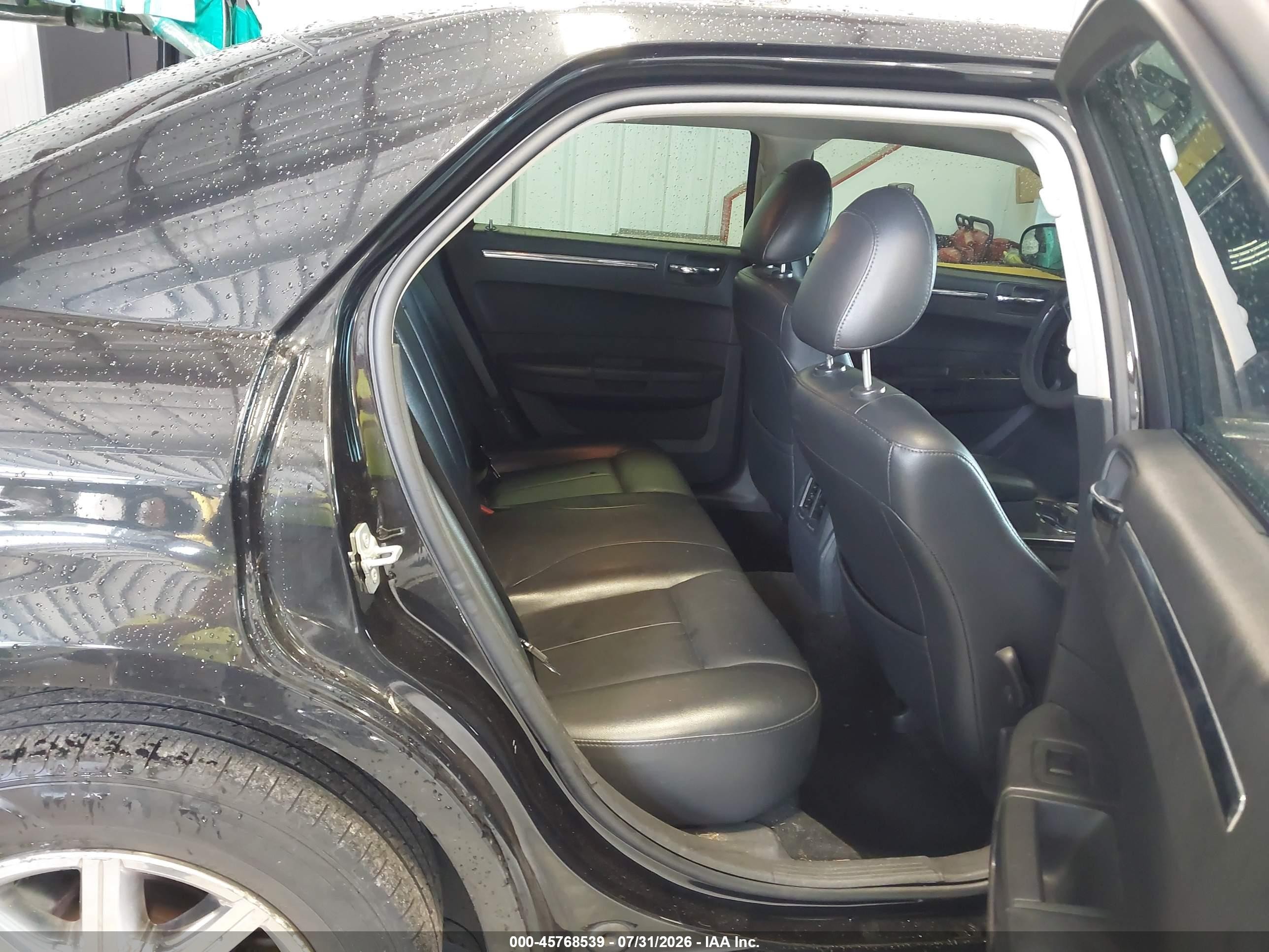 2010 Chrysler 300 Touring/signature Series/executive Series Black vin: 2C3CA5CV2AH123363