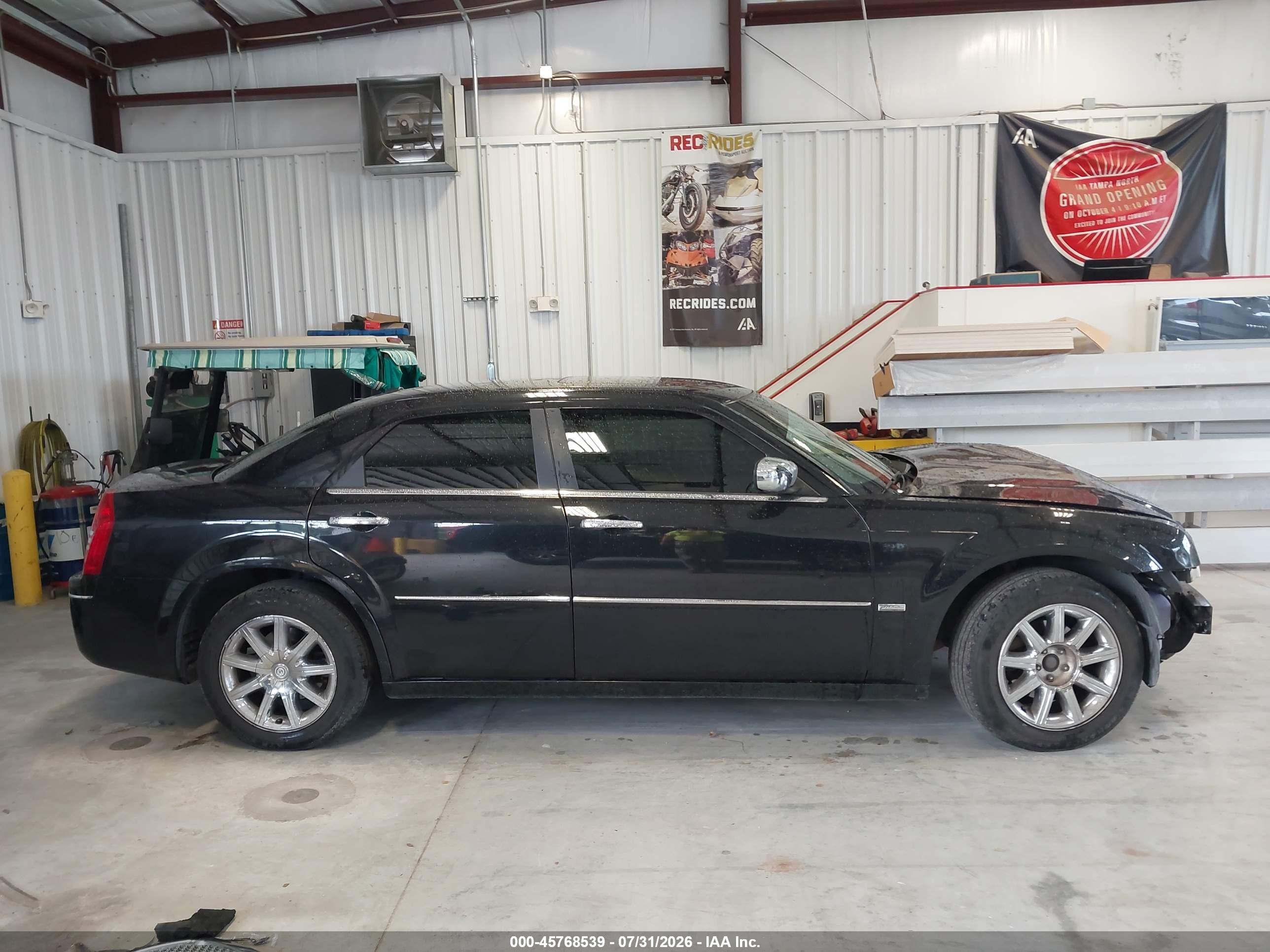 2010 Chrysler 300 Touring/signature Series/executive Series Black vin: 2C3CA5CV2AH123363