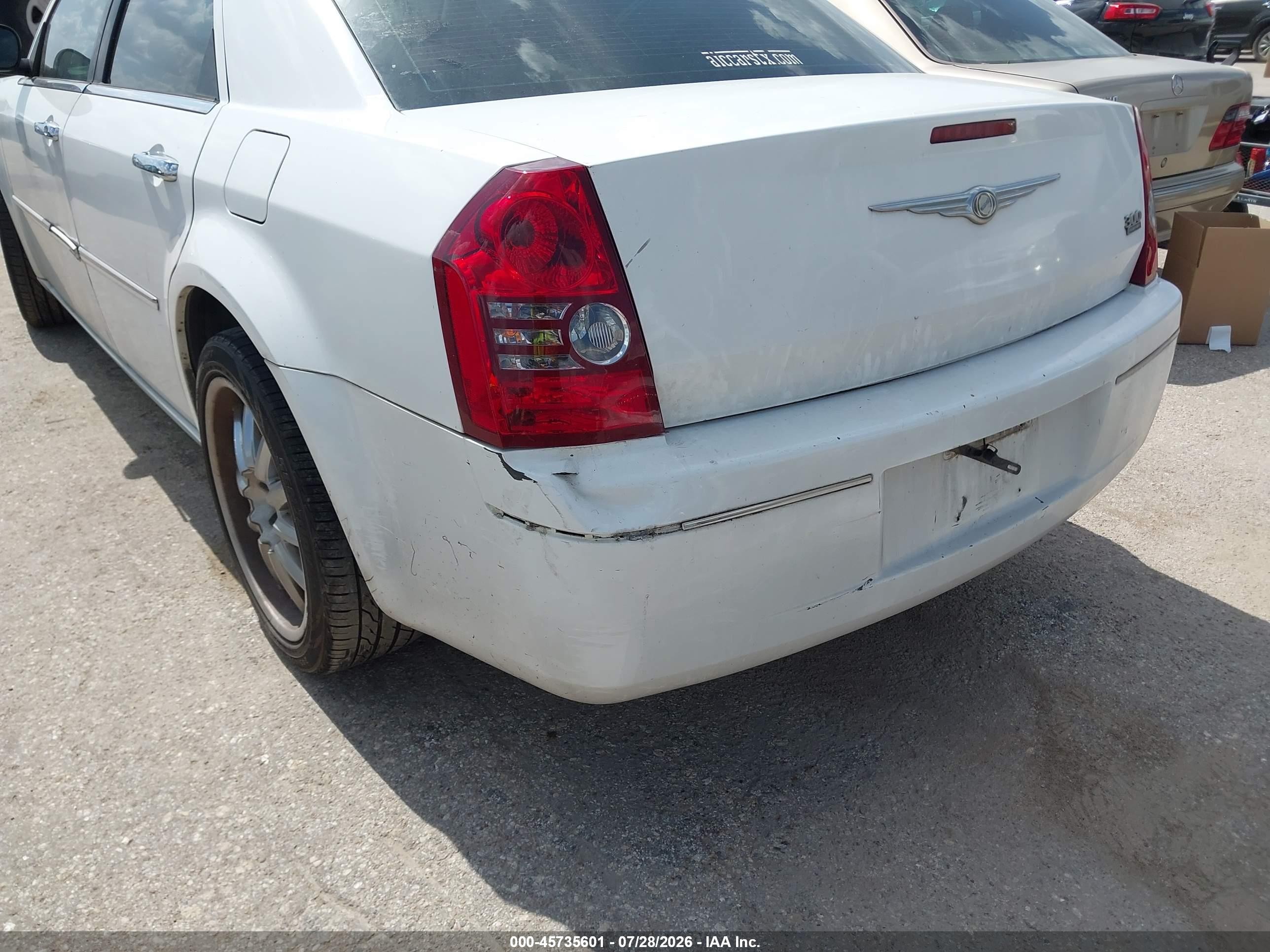 2010 Chrysler 300 Touring/signature Series/executive Series White vin: 2C3CA5CV2AH265924