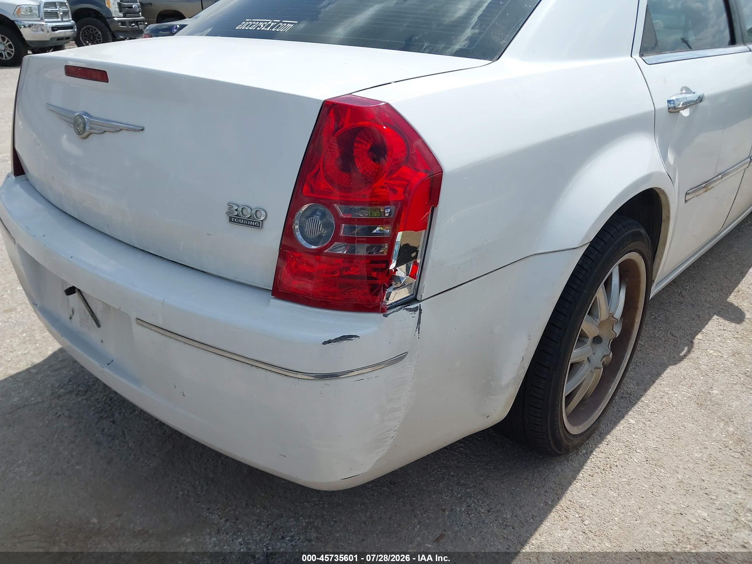 2010 Chrysler 300 Touring/signature Series/executive Series White vin: 2C3CA5CV2AH265924
