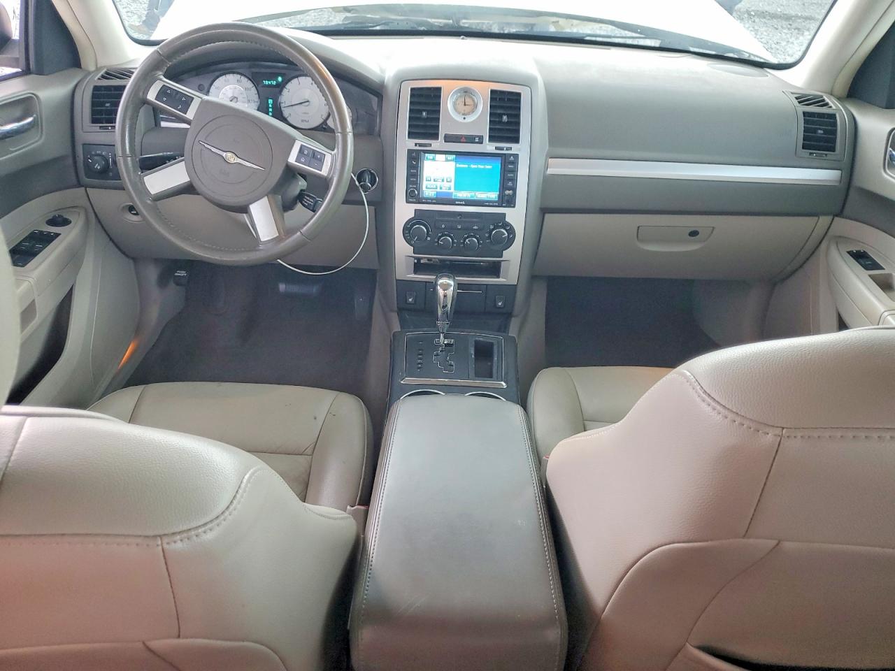 2010 Chrysler 300 Touring Beige vin: 2C3CA5CV2AH329539