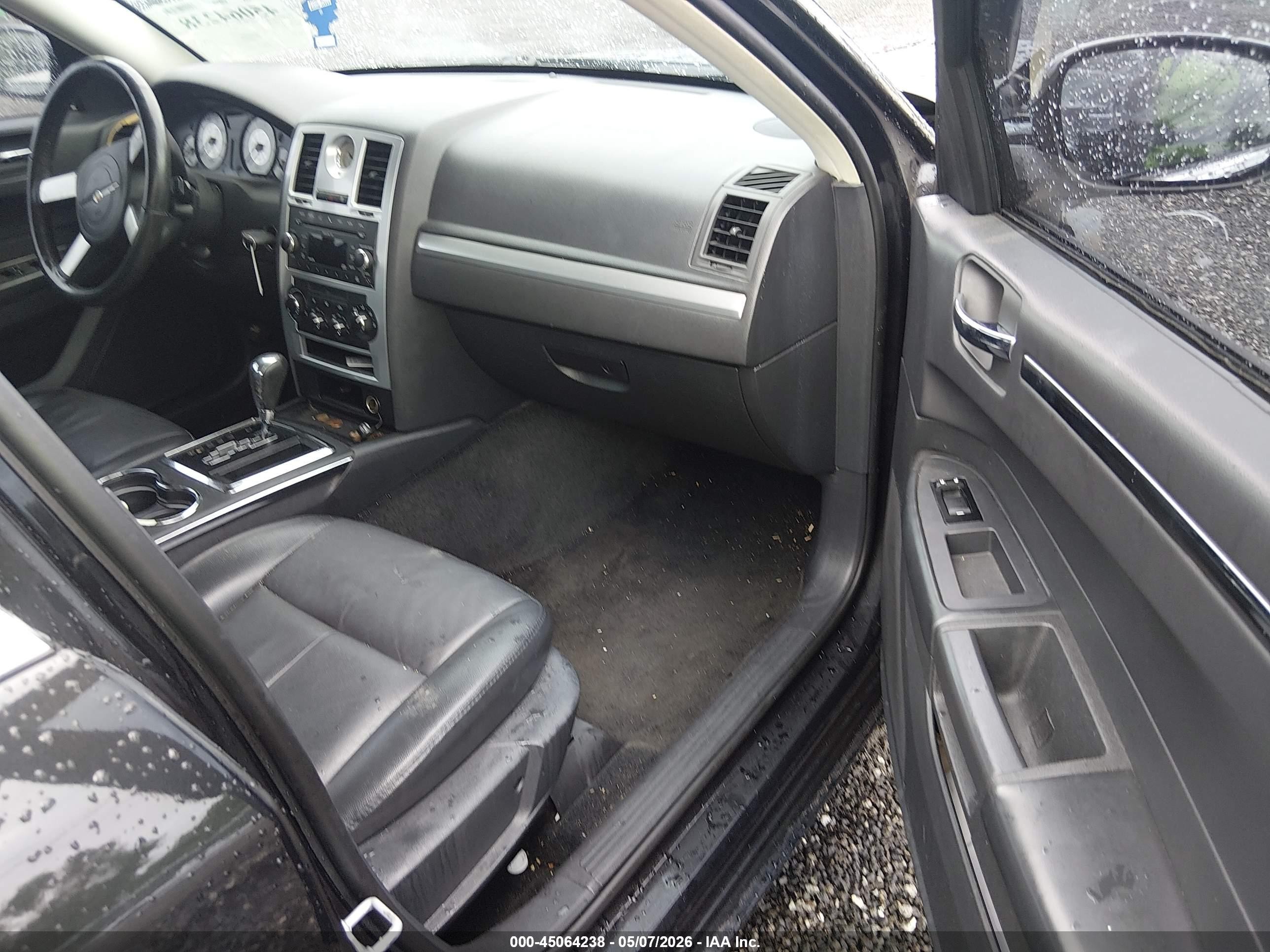 2010 Chrysler 300 Touring/signature Series/executive Series Black vin: 2C3CA5CV3AH164374