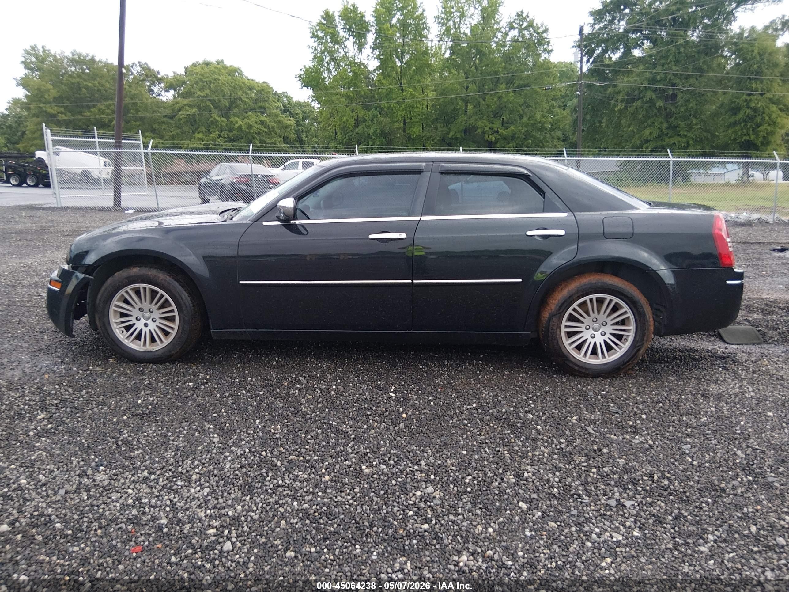 2010 Chrysler 300 Touring/signature Series/executive Series Black vin: 2C3CA5CV3AH164374