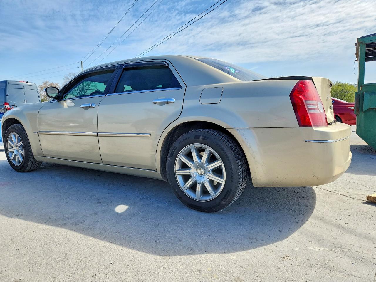 2010 Chrysler 300 Touring Бежевый vin: 2C3CA5CV4AH152220
