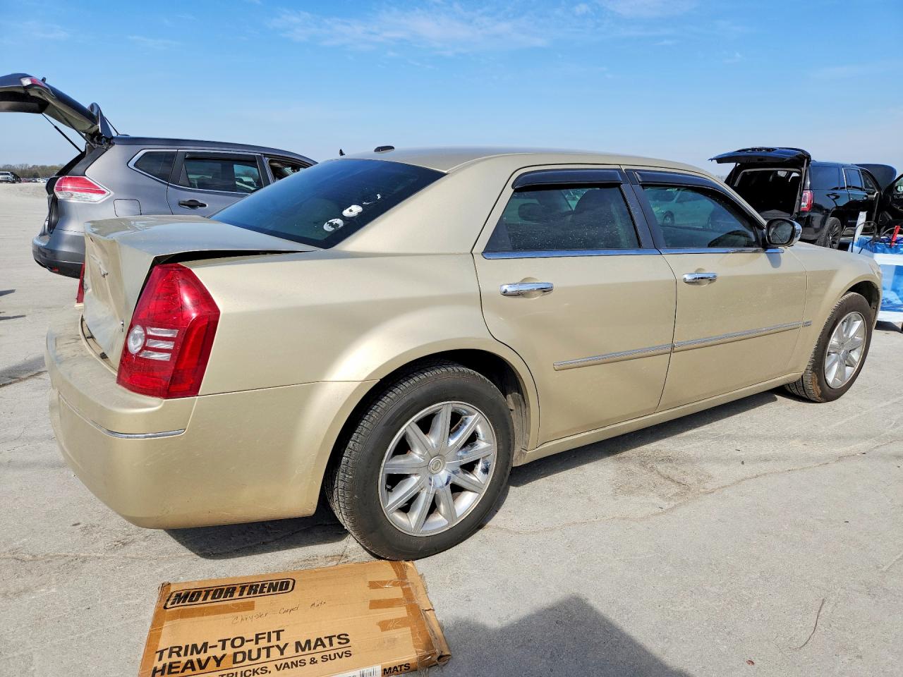 2010 Chrysler 300 Touring Бежевый vin: 2C3CA5CV4AH152220