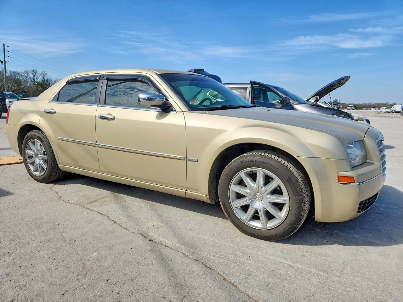 2010 Chrysler 300 Touring Бежевый vin: 2C3CA5CV4AH152220
