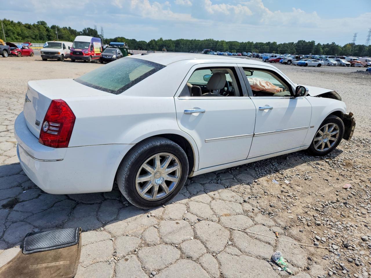 2010 Chrysler 300 Touring White vin: 2C3CA5CV4AH281042