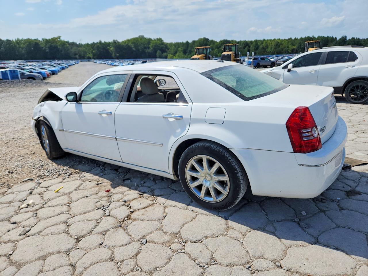2010 Chrysler 300 Touring White vin: 2C3CA5CV4AH281042