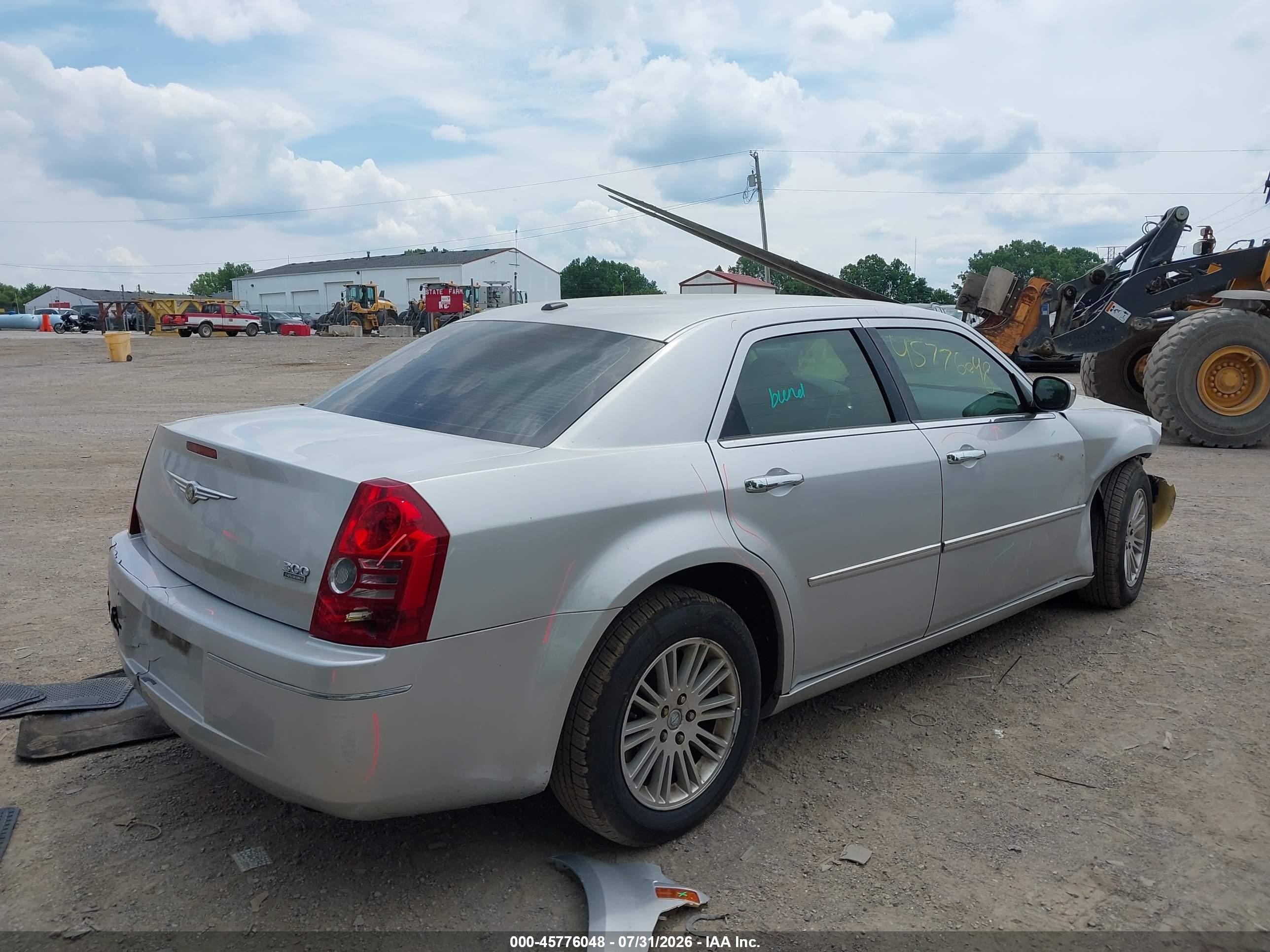 2010 Chrysler 300 Touring/signature Series/executive Series Silver vin: 2C3CA5CV8AH191523