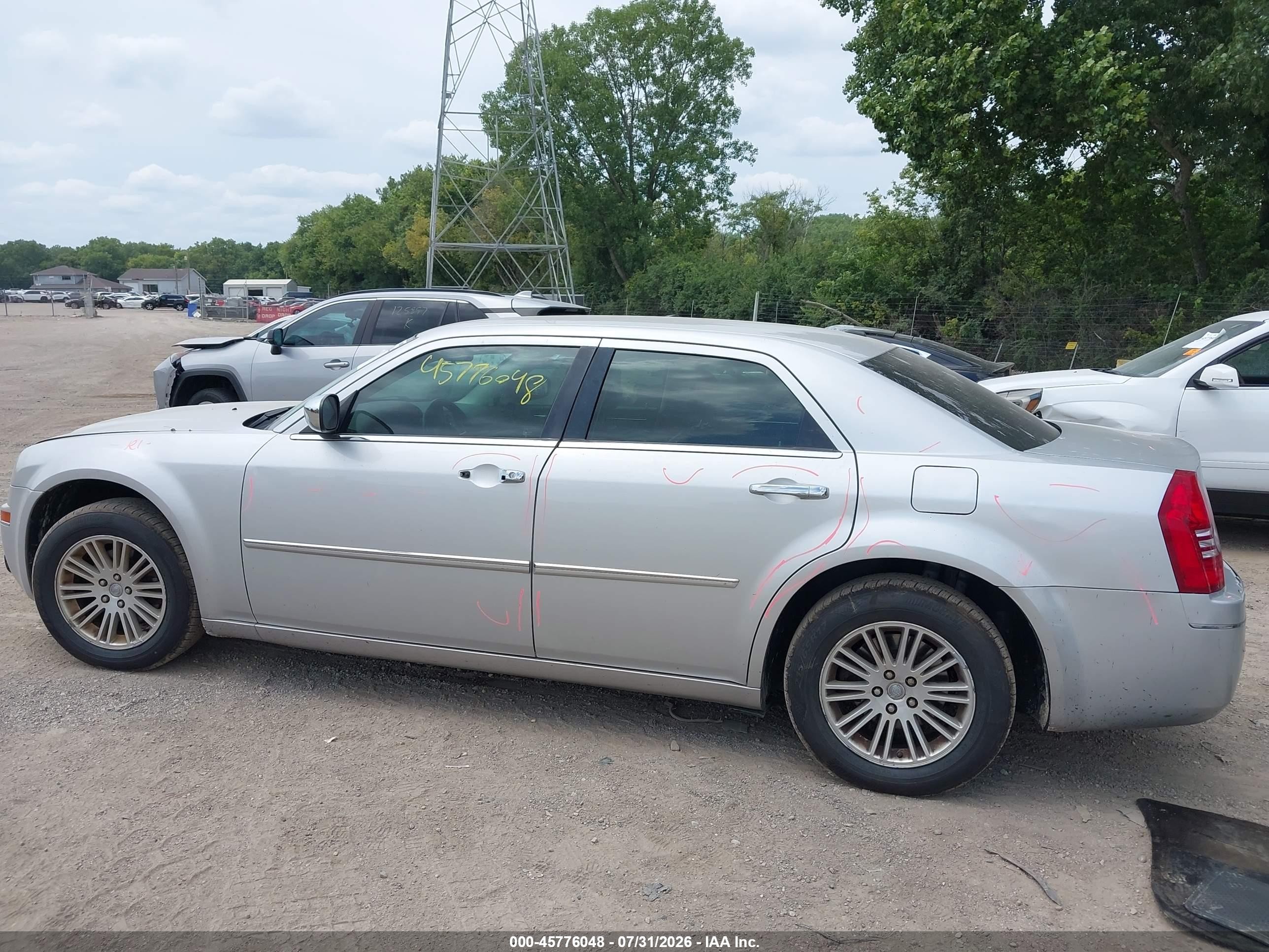 2010 Chrysler 300 Touring/signature Series/executive Series Silver vin: 2C3CA5CV8AH191523