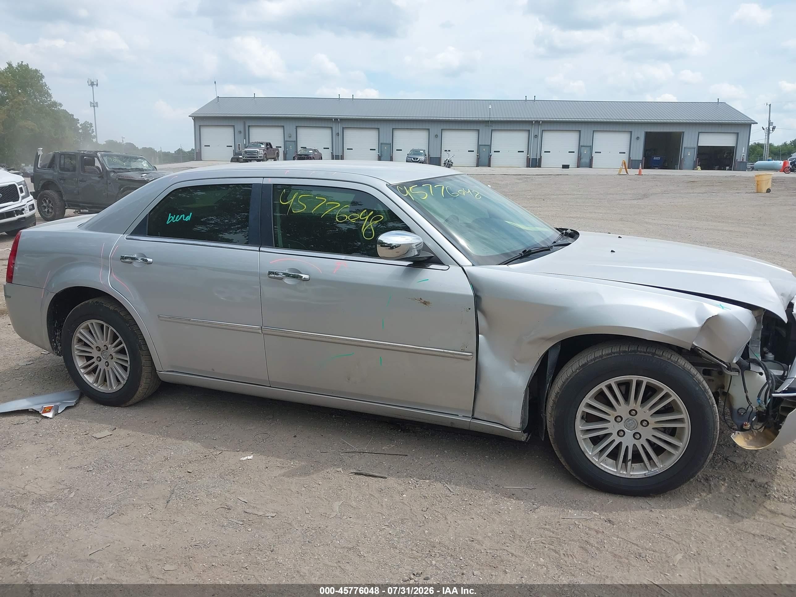 2010 Chrysler 300 Touring/signature Series/executive Series Silver vin: 2C3CA5CV8AH191523