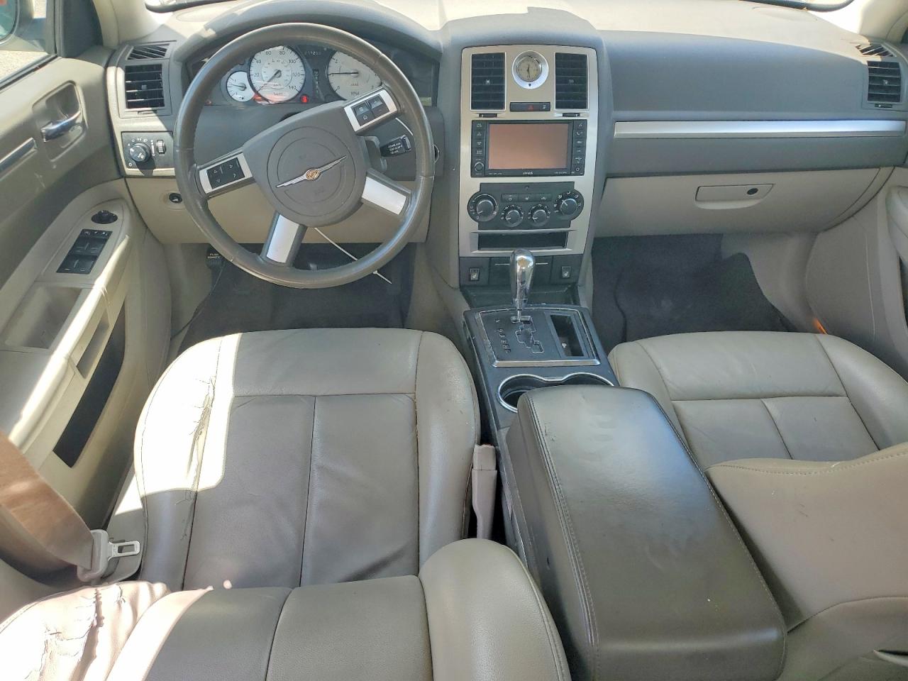 2010 Chrysler 300 Touring Cream vin: 2C3CA5CV9AH112621