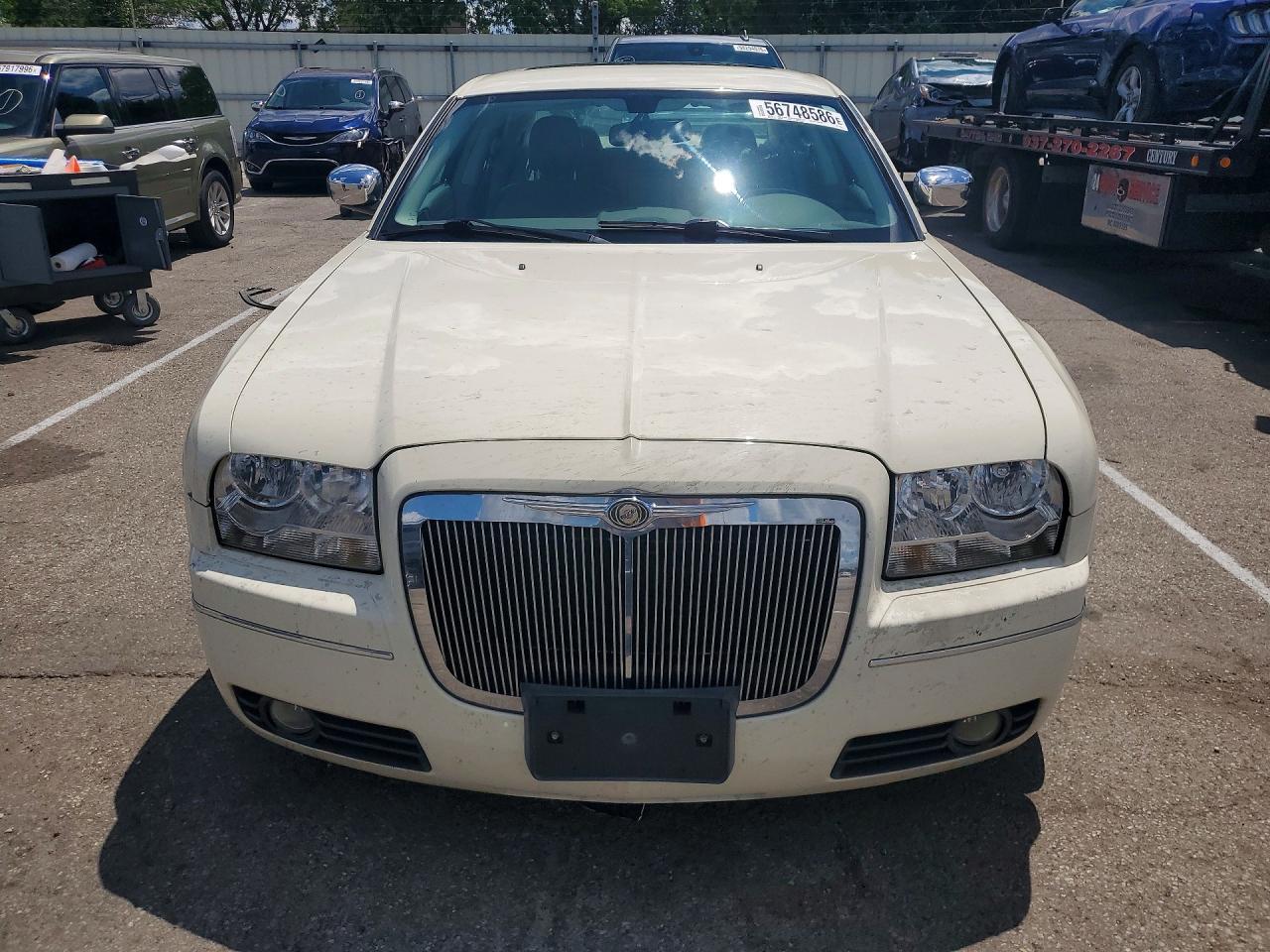 2010 Chrysler 300 Touring Cream vin: 2C3CA5CV9AH112621