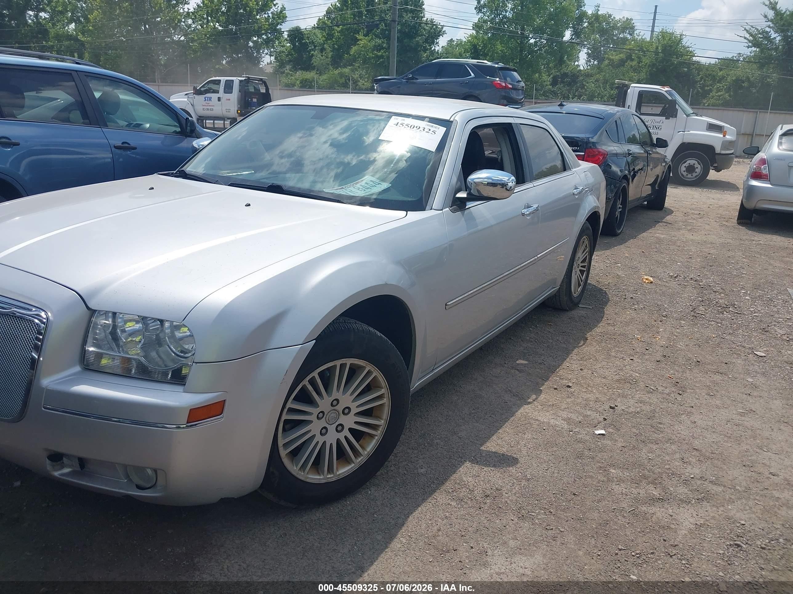 2010 Chrysler 300 Touring/signature Series/executive Series Silver vin: 2C3CA5CV9AH180272
