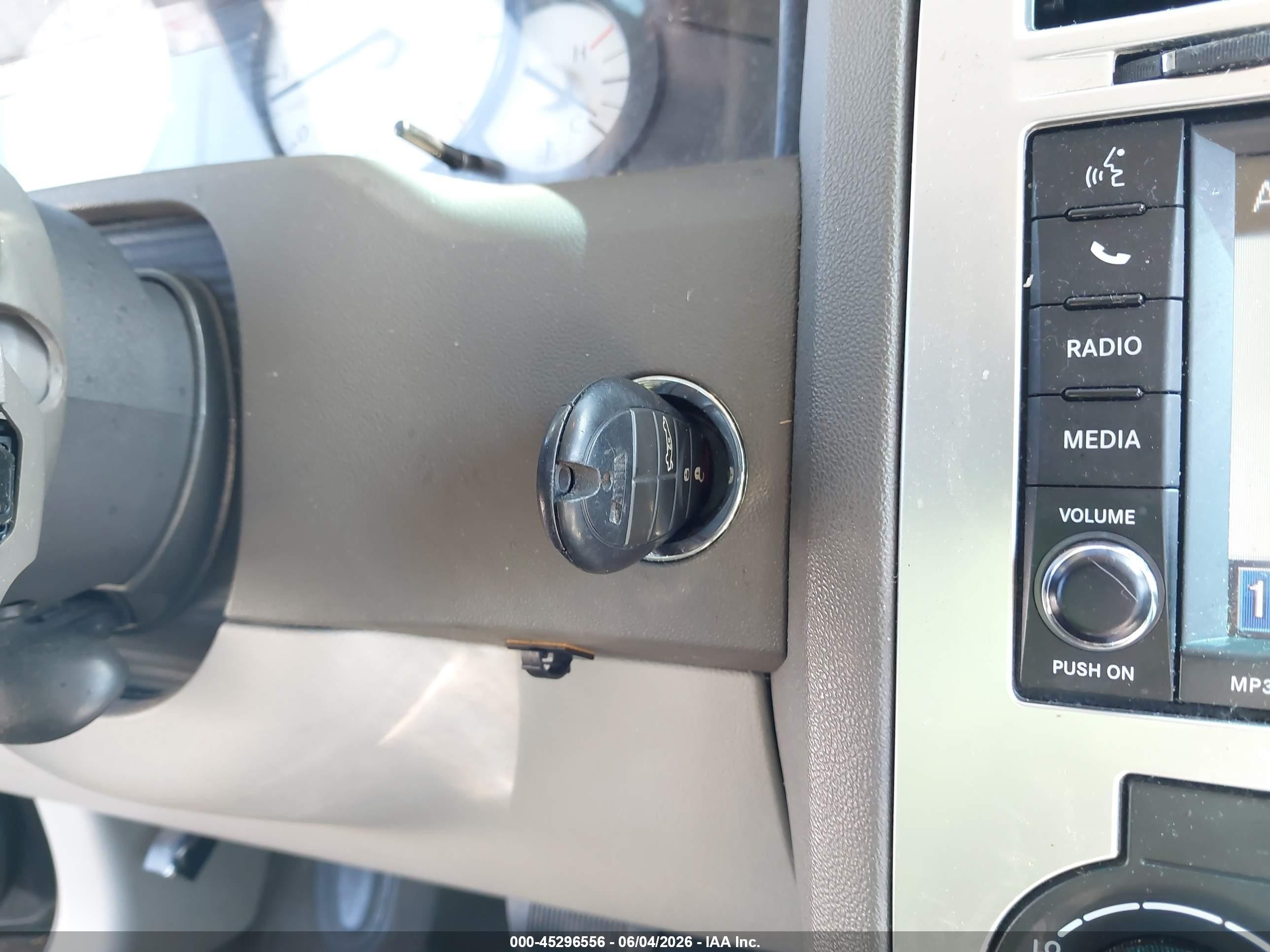 2010 Chrysler 300 Touring/signature Series/executive Series Черный vin: 2C3CA5CV9AH211293