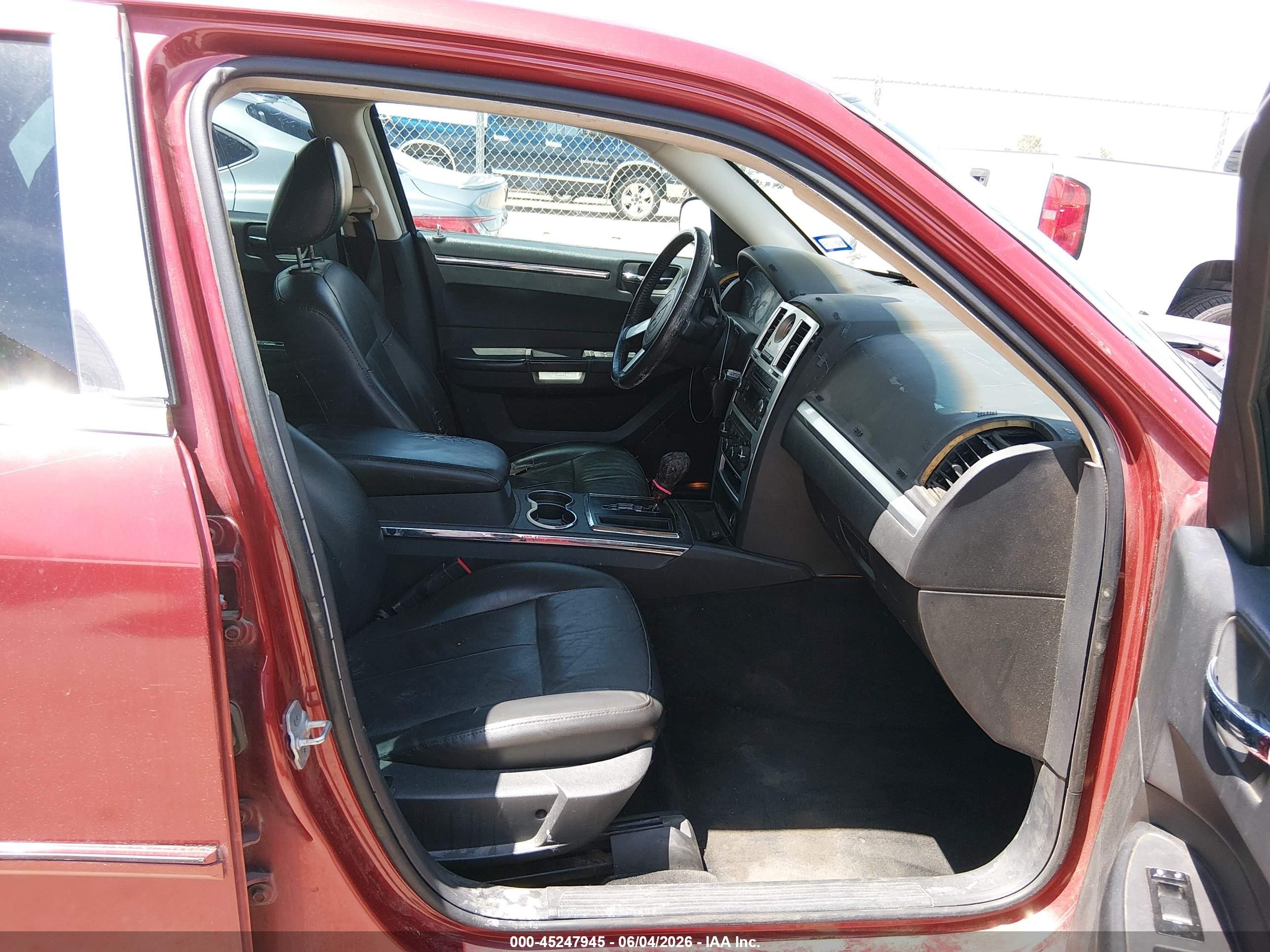 2010 Chrysler 300 Touring/signature Series/executive Series Red vin: 2C3CA5CV9AH319283