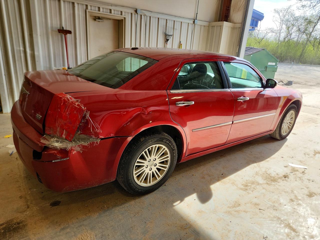 2010 Chrysler 300 Touring Red vin: 2C3CA5CV9AH326041