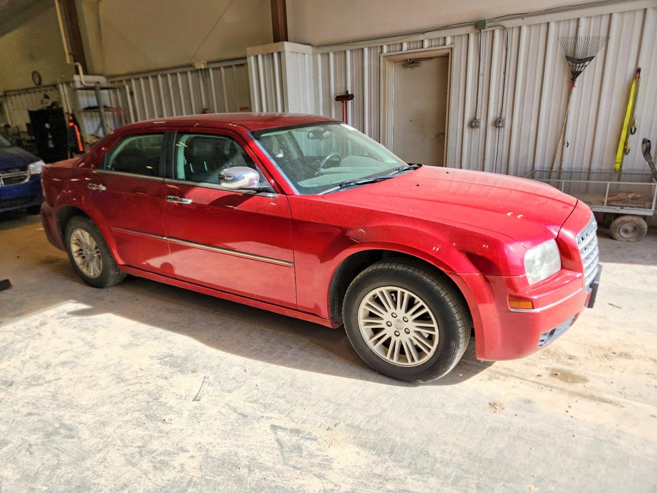 2010 Chrysler 300 Touring Red vin: 2C3CA5CV9AH326041