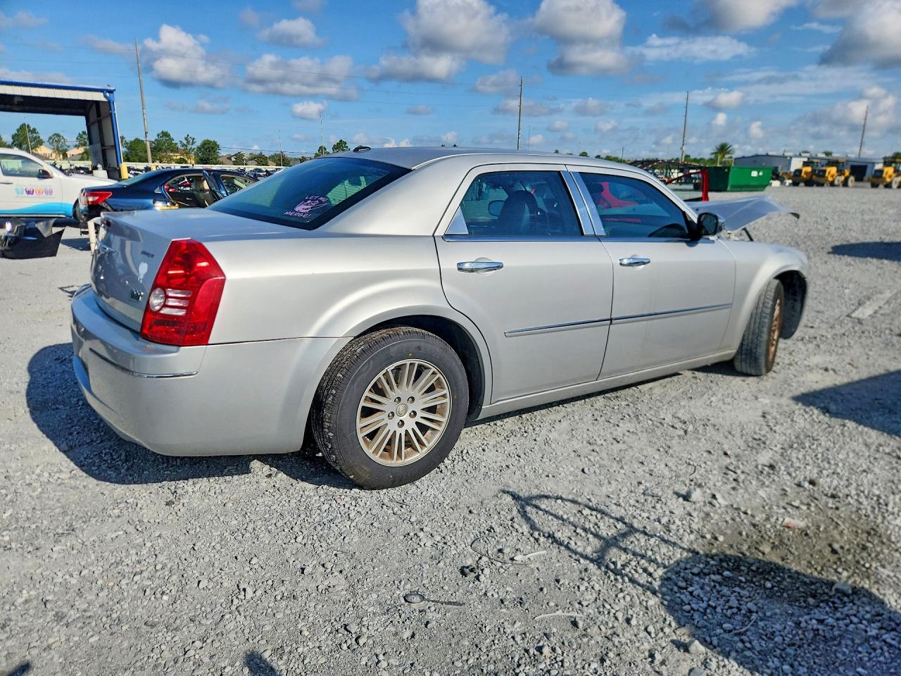 2010 Chrysler 300 Touring Серебряный vin: 2C3CA5CVXAH276296