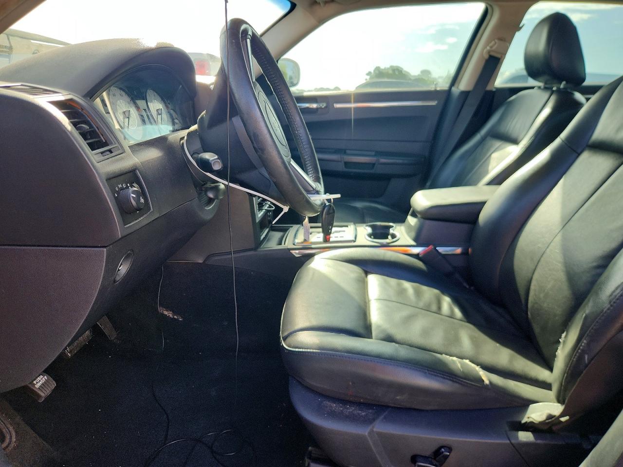 2010 Chrysler 300 Touring Серебряный vin: 2C3CA5CVXAH276296