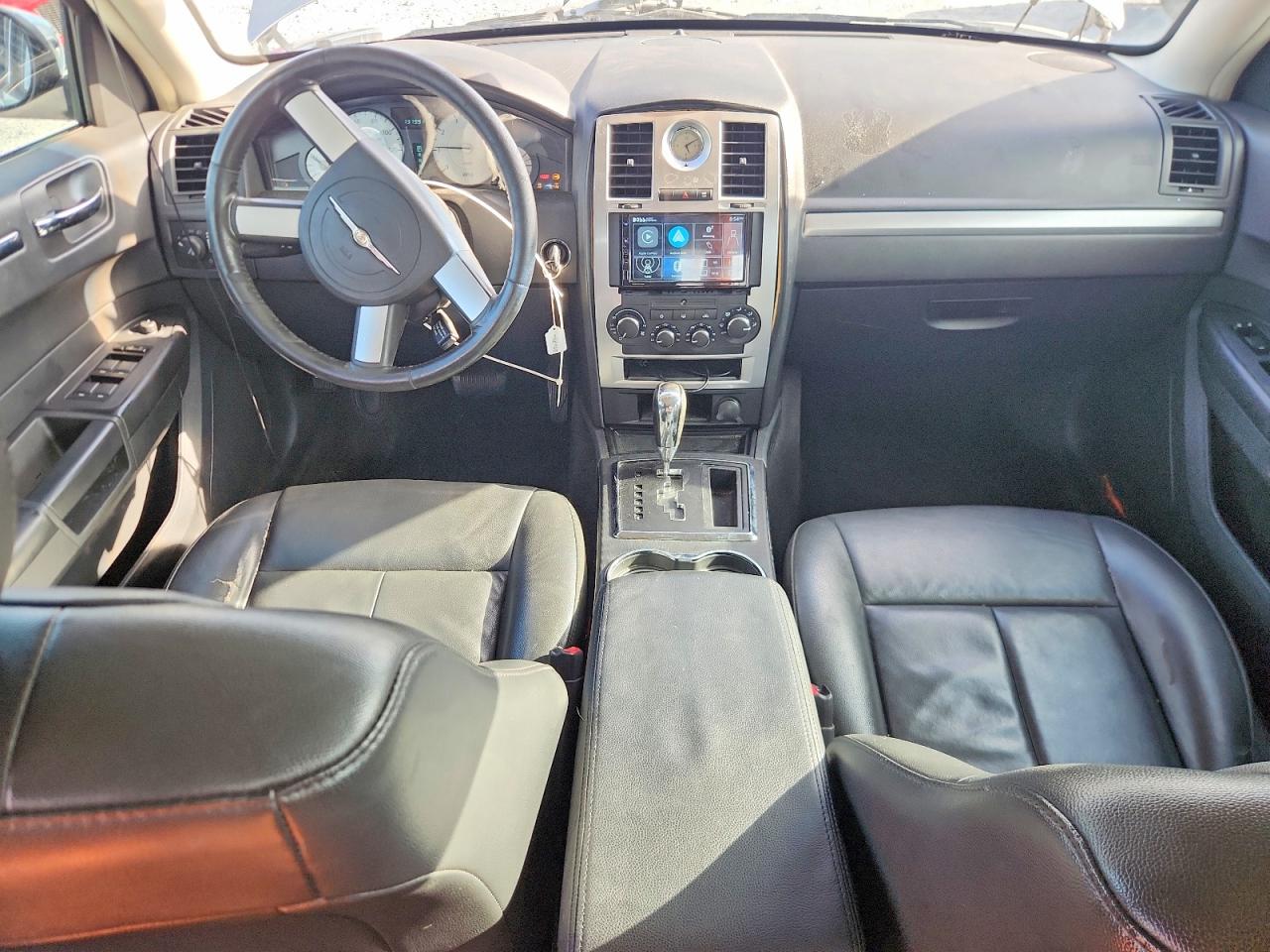 2010 Chrysler 300 Touring Серебряный vin: 2C3CA5CVXAH276296