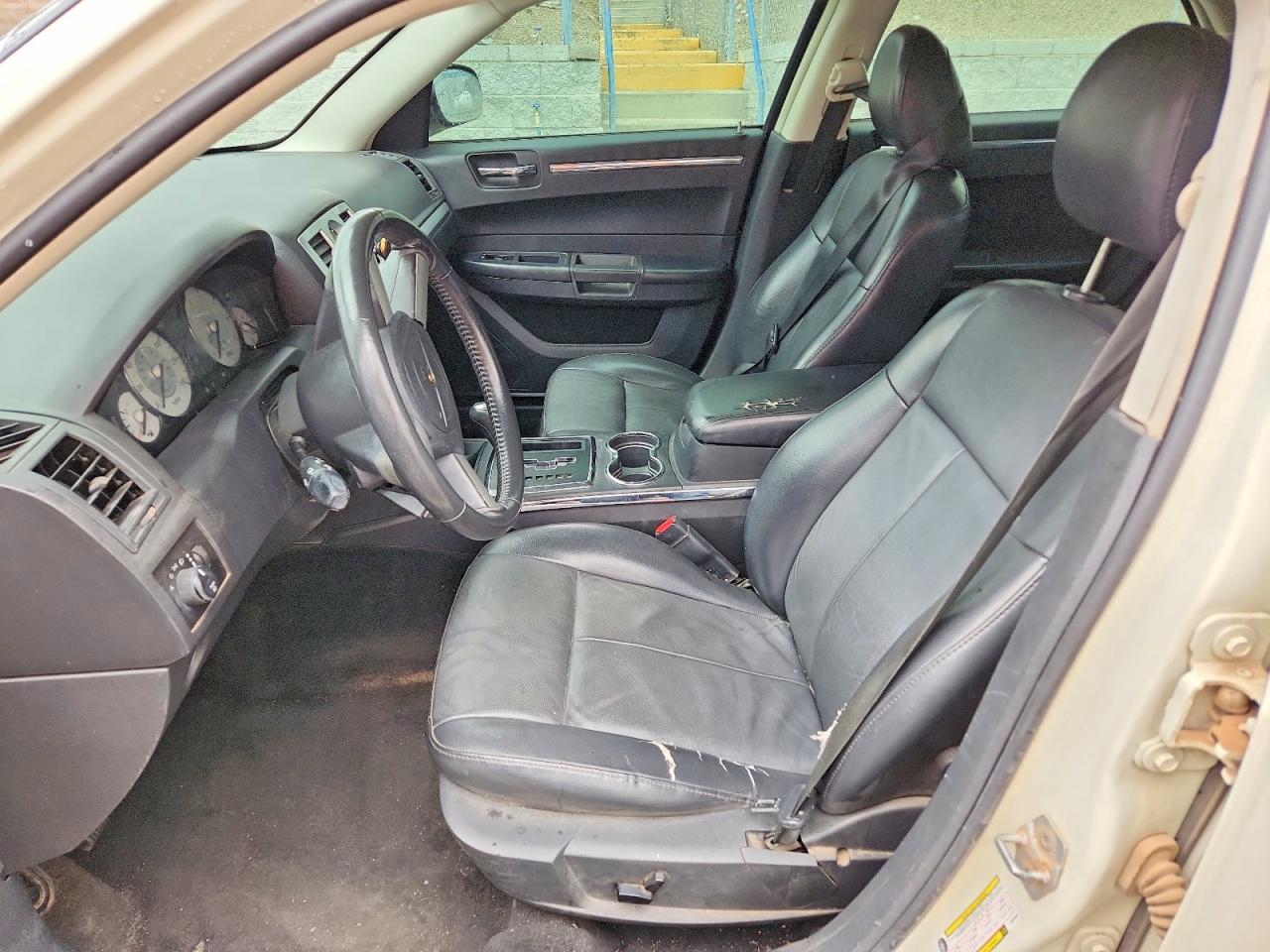 2010 Chrysler 300 Touring Tan vin: 2C3CA5CVXAH319325