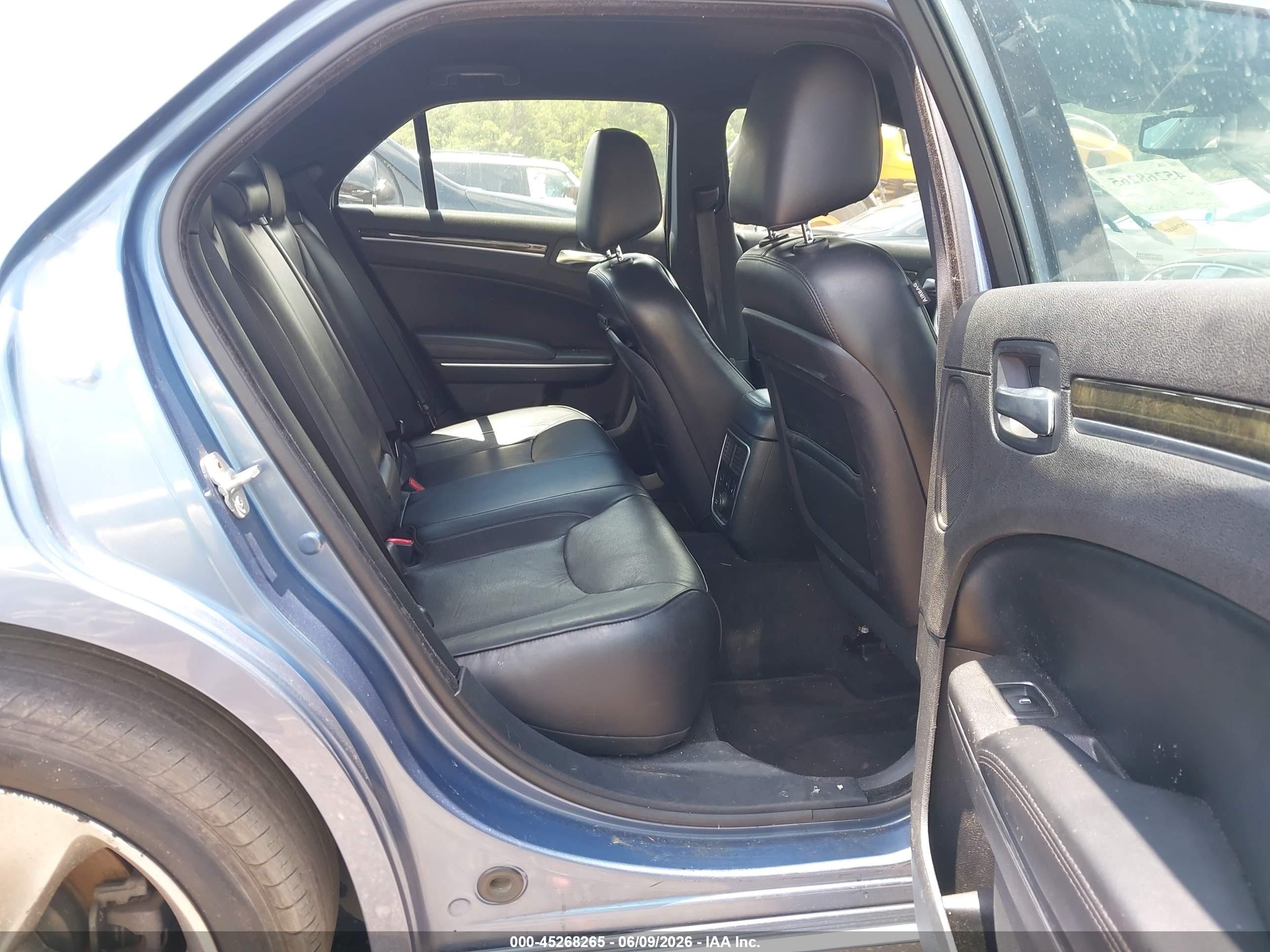 2011 Chrysler 300c   Blue vin: 2C3CA6CT1BH581451
