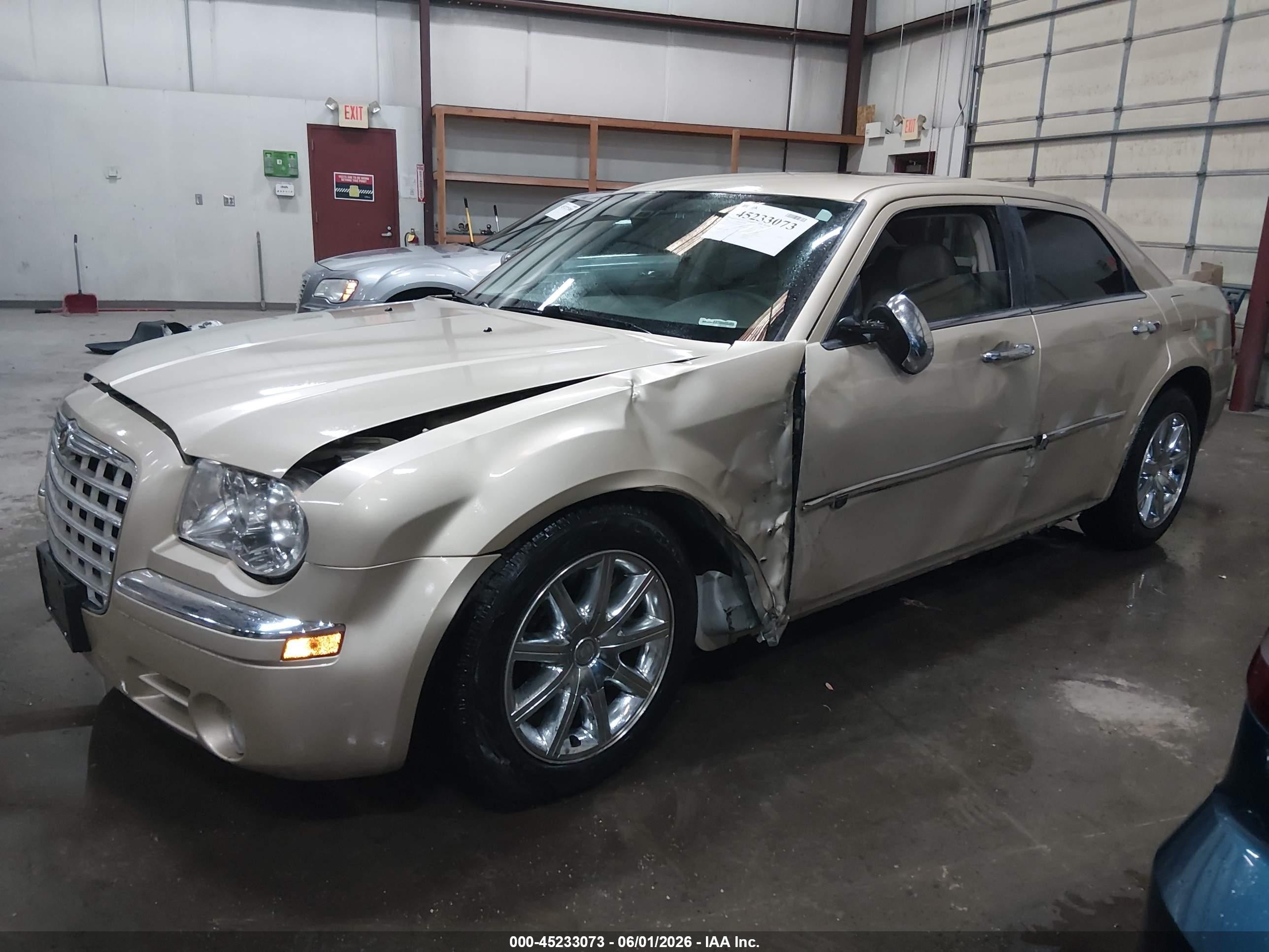 2010 Chrysler 300c Hemi Gold vin: 2C3CA6CT3AH216414