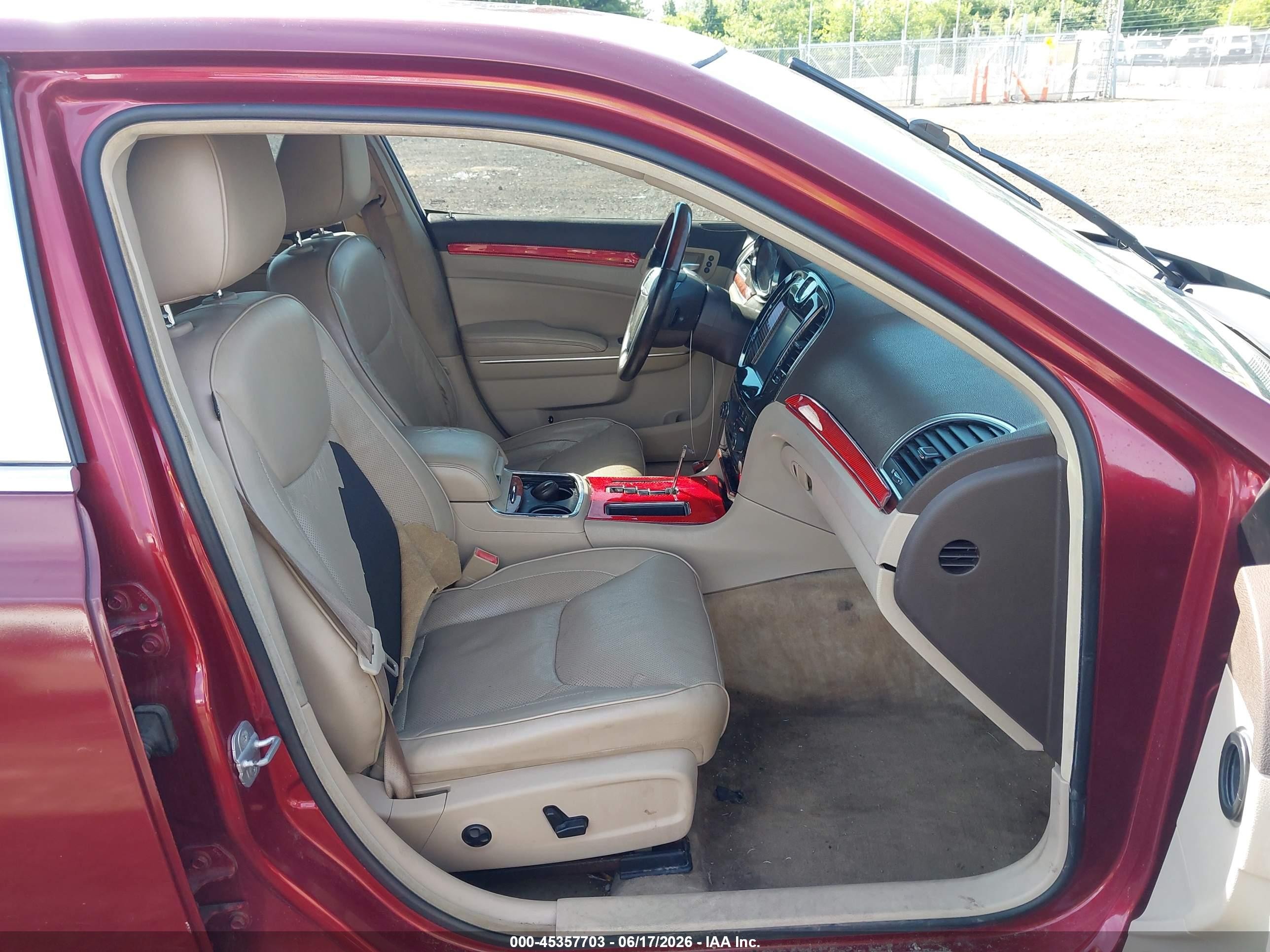 2011 Chrysler 300c Maroon vin: 2C3CA6CT3BH529917