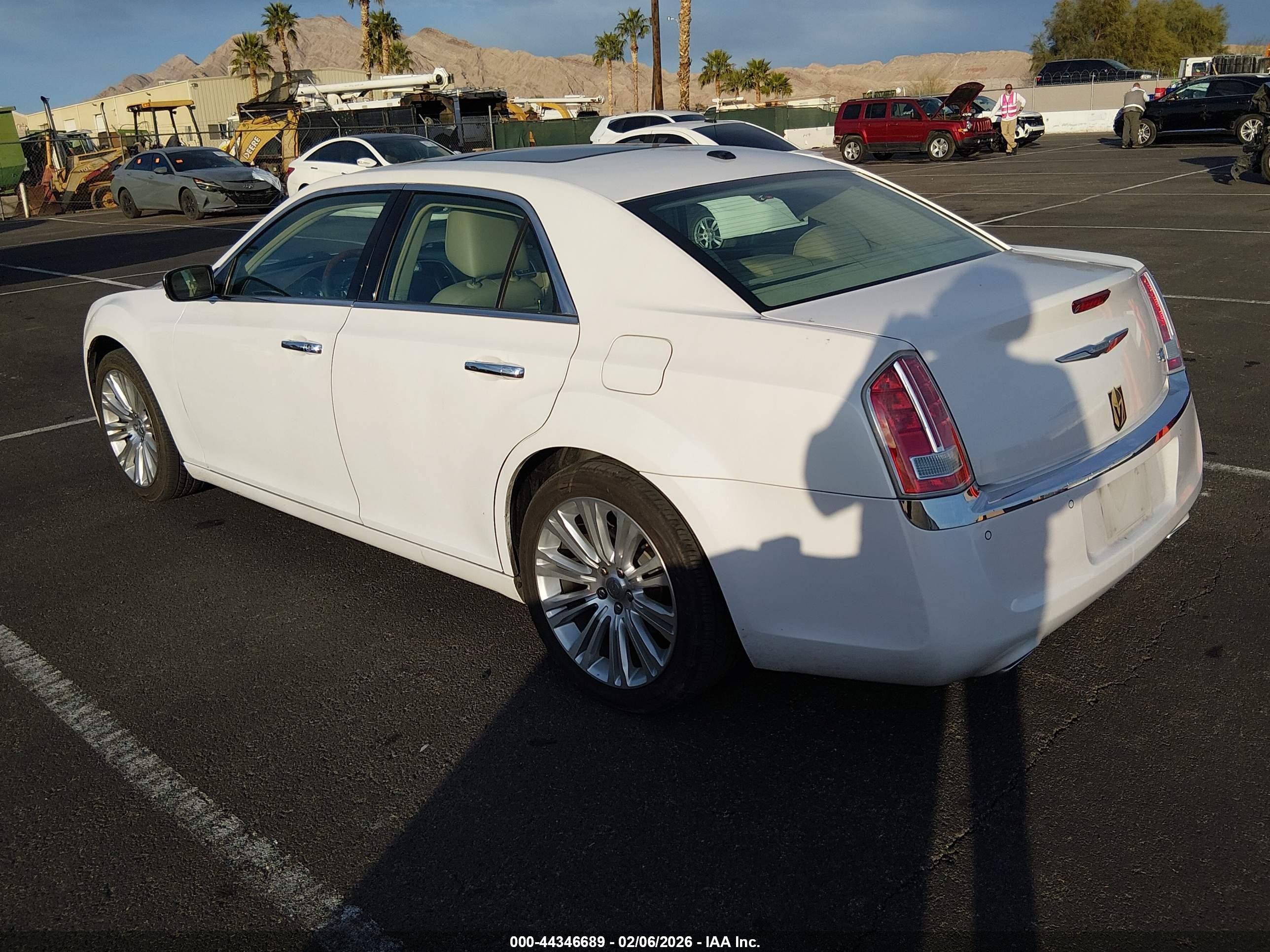 2011 Chrysler 300c   White vin: 2C3CA6CT3BH531456