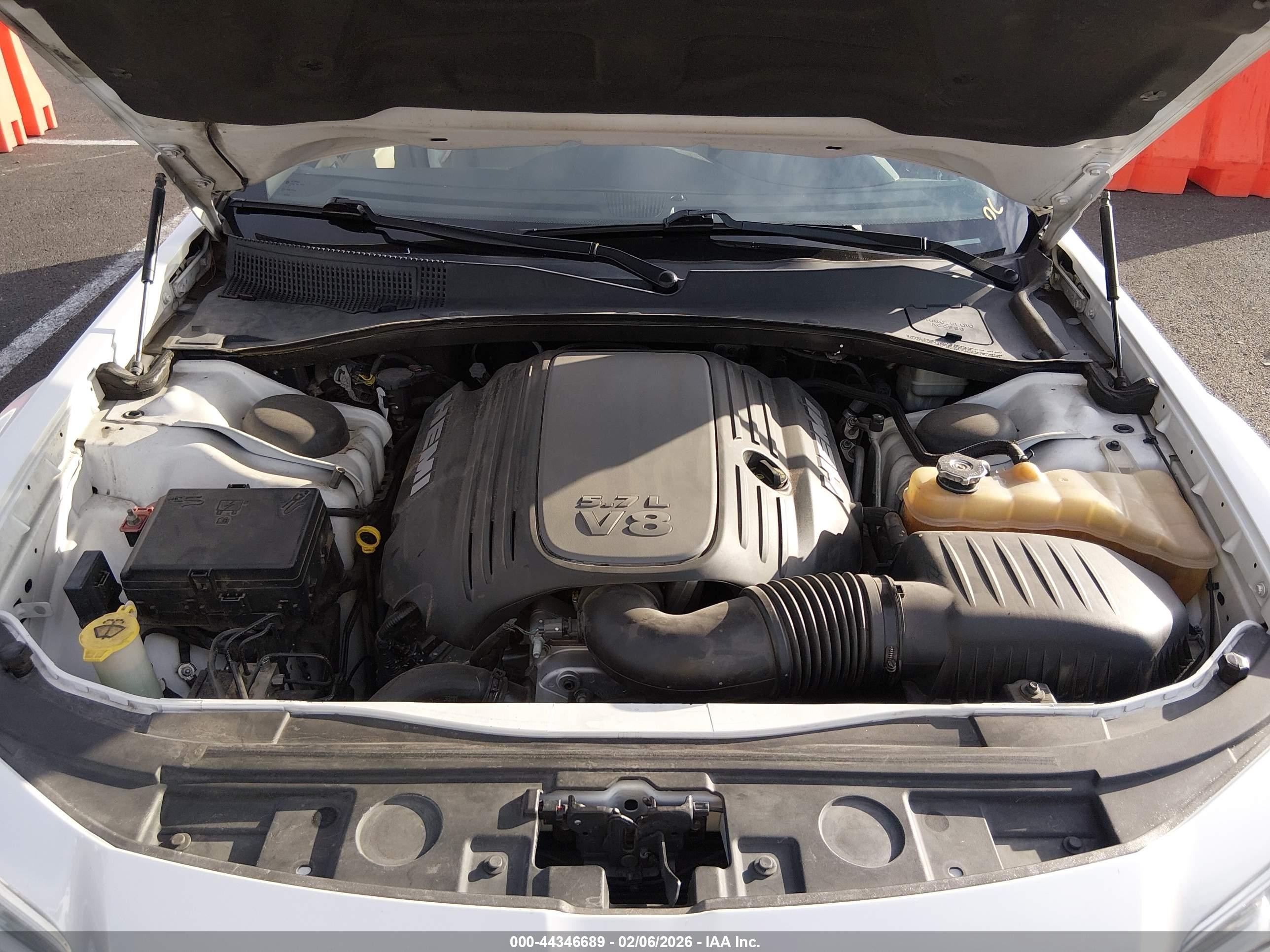 2011 Chrysler 300c   White vin: 2C3CA6CT3BH531456