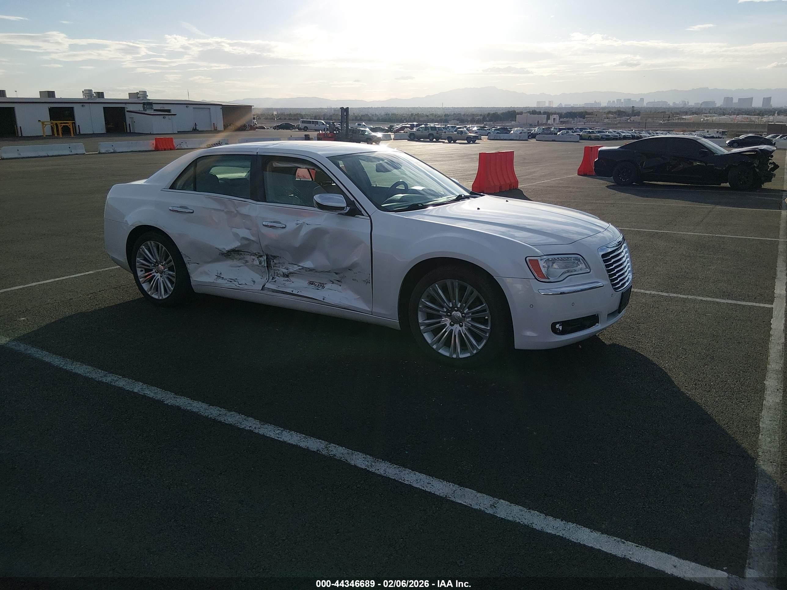 2011 Chrysler 300c   White vin: 2C3CA6CT3BH531456