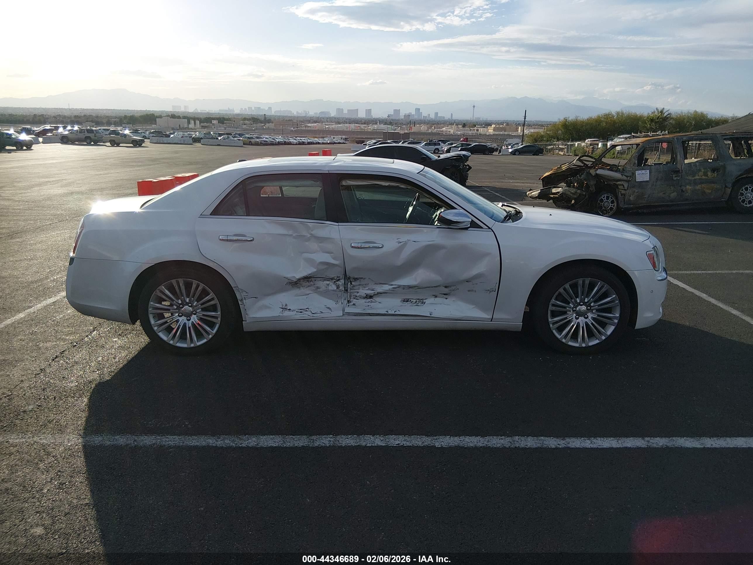 2011 Chrysler 300c   White vin: 2C3CA6CT3BH531456