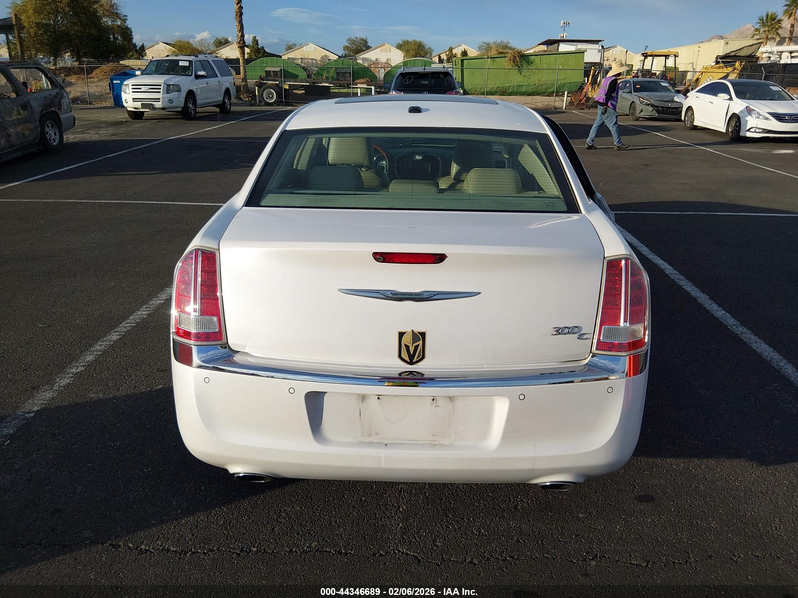 2011 Chrysler 300c   White vin: 2C3CA6CT3BH531456
